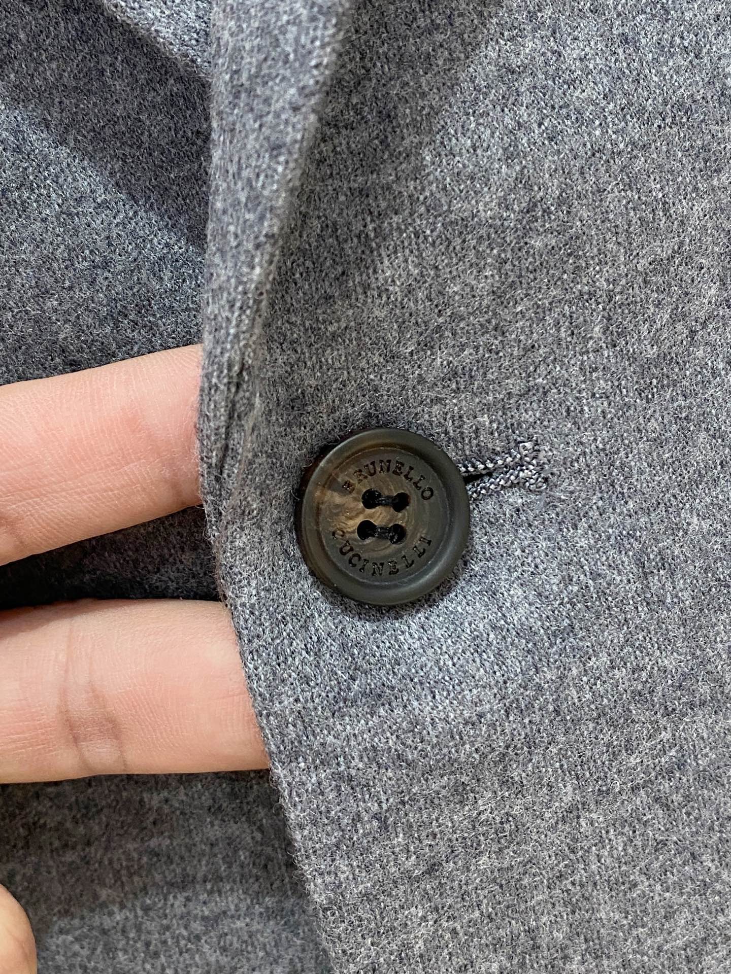 （推荐）BC 2025秋冬新款混纺面料男士修身西服外套2️⃣个颜色：浅米色款显得更加清新、柔和，适合日常