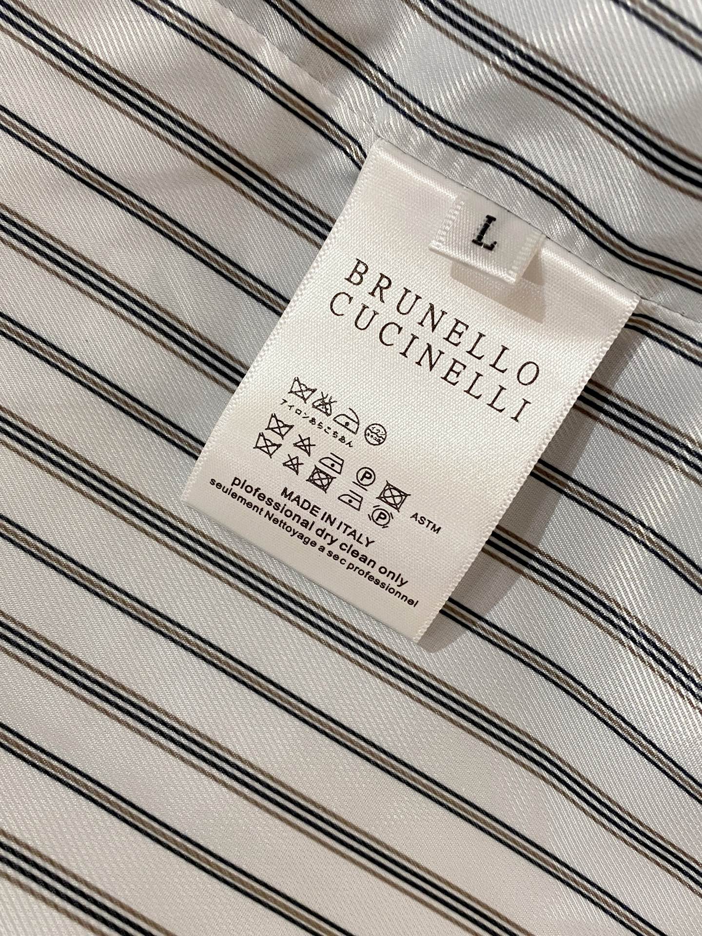 （推荐）BC 2025秋冬新款混纺面料男士修身西服外套2️⃣个颜色：浅米色款显得更加清新、柔和，适合日常