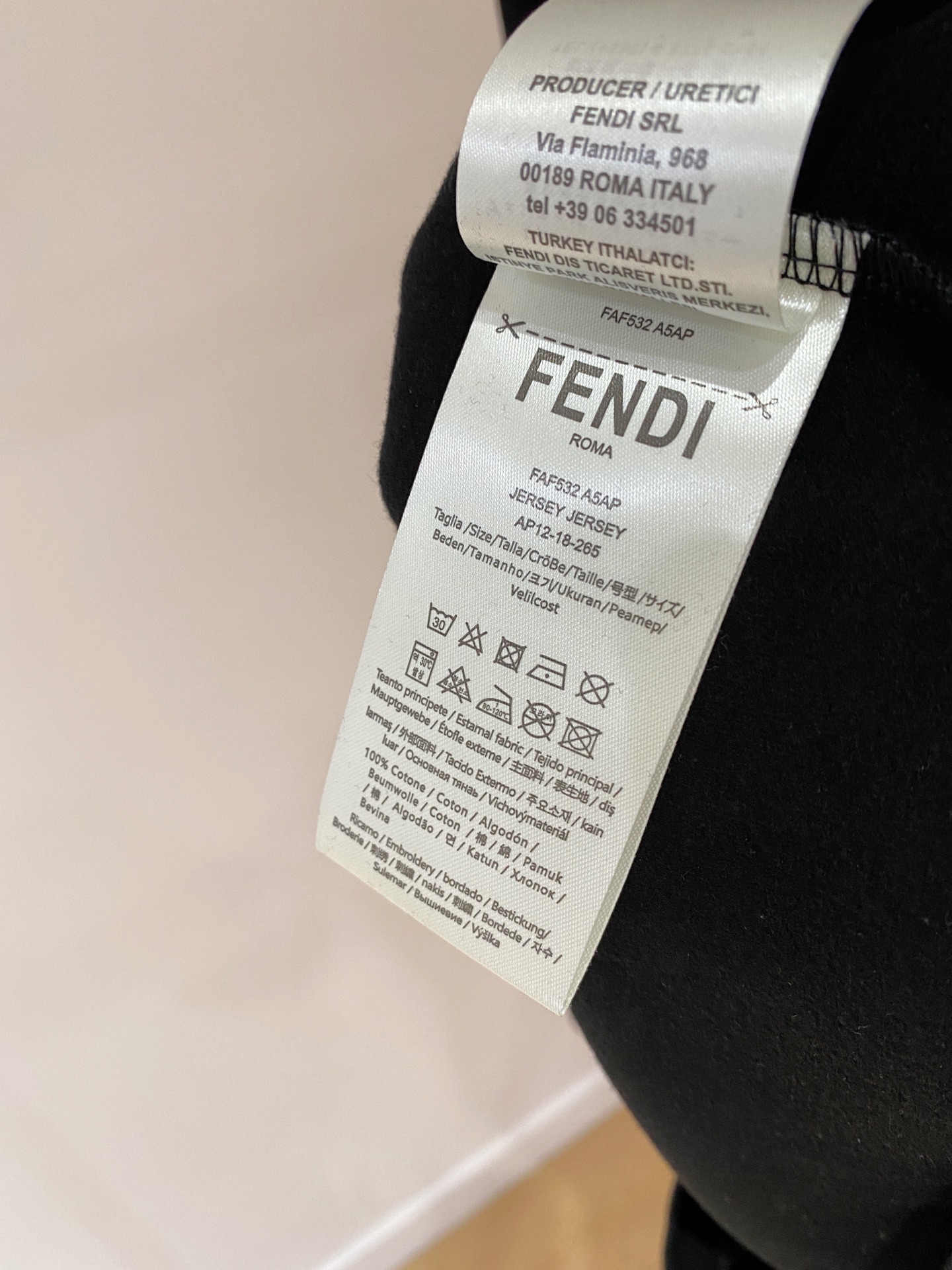 FD 家 2025秋冬男士最新的贸易订单打底衫，全品相！！采用logo图案刺绣设计！定制婴儿绒面料！上身