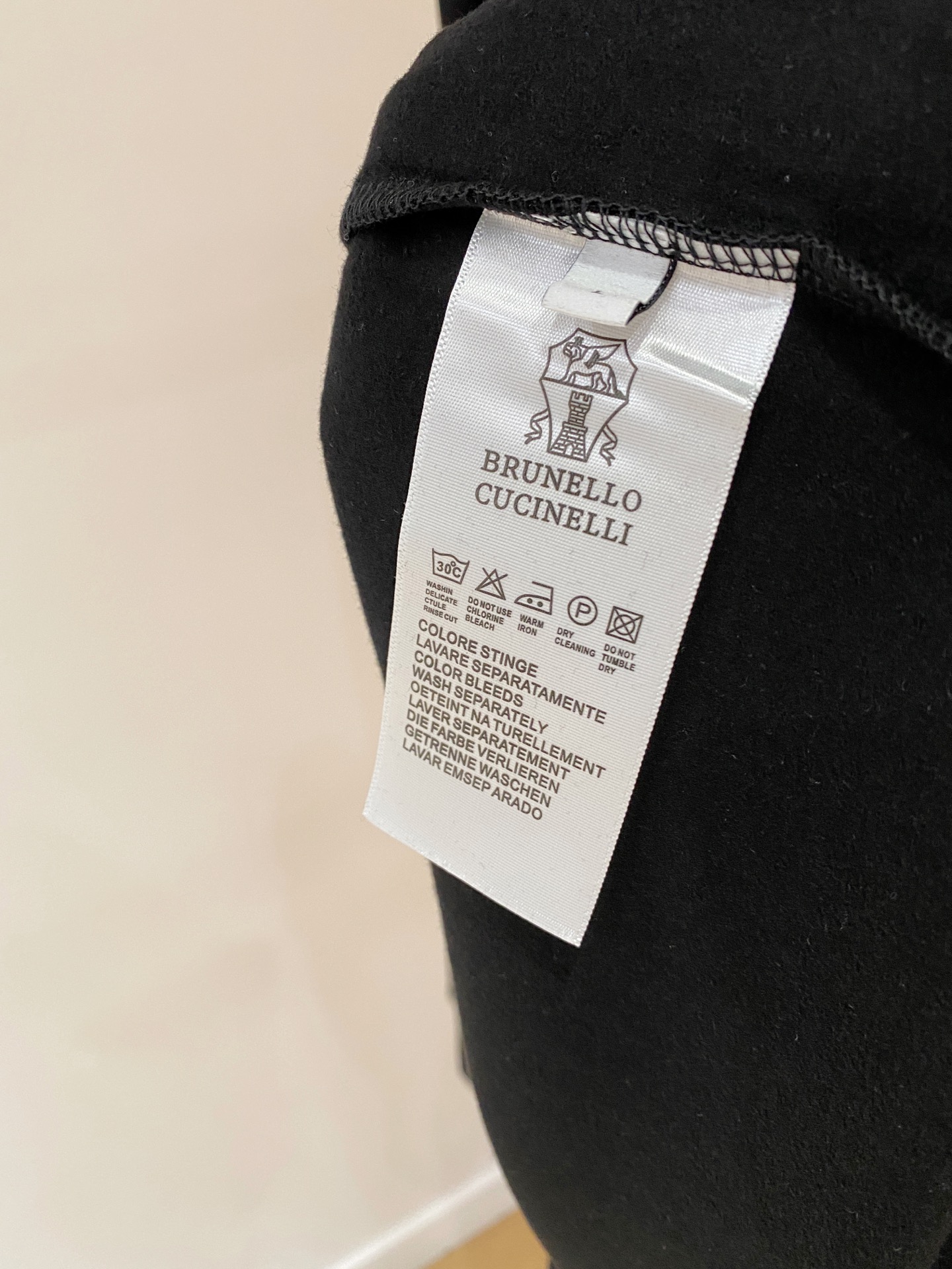 bc家 2025秋冬男士最新的贸易订单打底衫，全品相！！采用logo图案刺绣设计！定制婴儿绒面料！上身舒