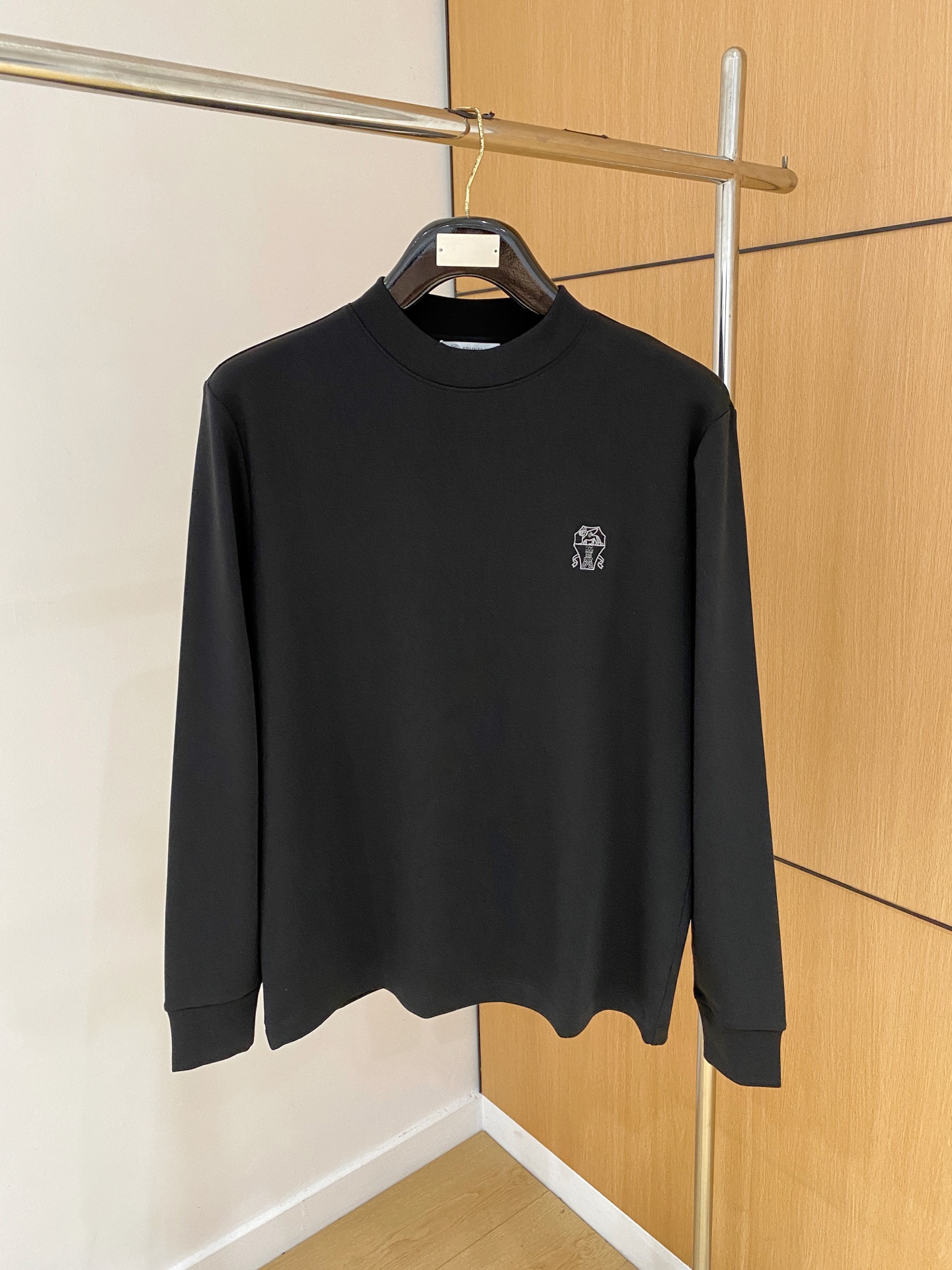 bc家 2025秋冬男士最新的贸易订单打底衫，全品相！！采用logo图案刺绣设计！定制婴儿绒面料！上身舒