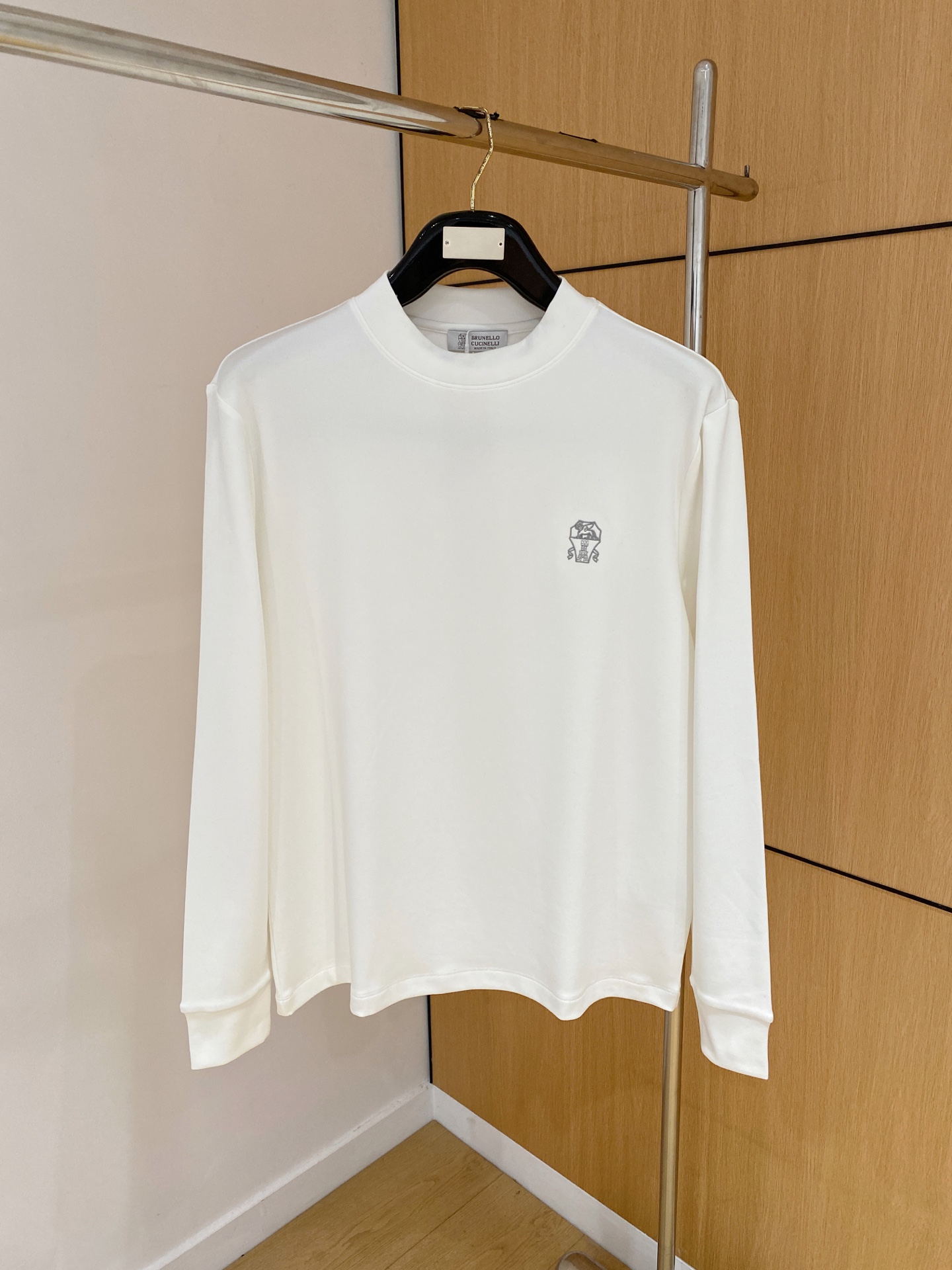 bc家 2025秋冬男士最新的贸易订单打底衫，全品相！！采用logo图案刺绣设计！定制婴儿绒面料！上身舒