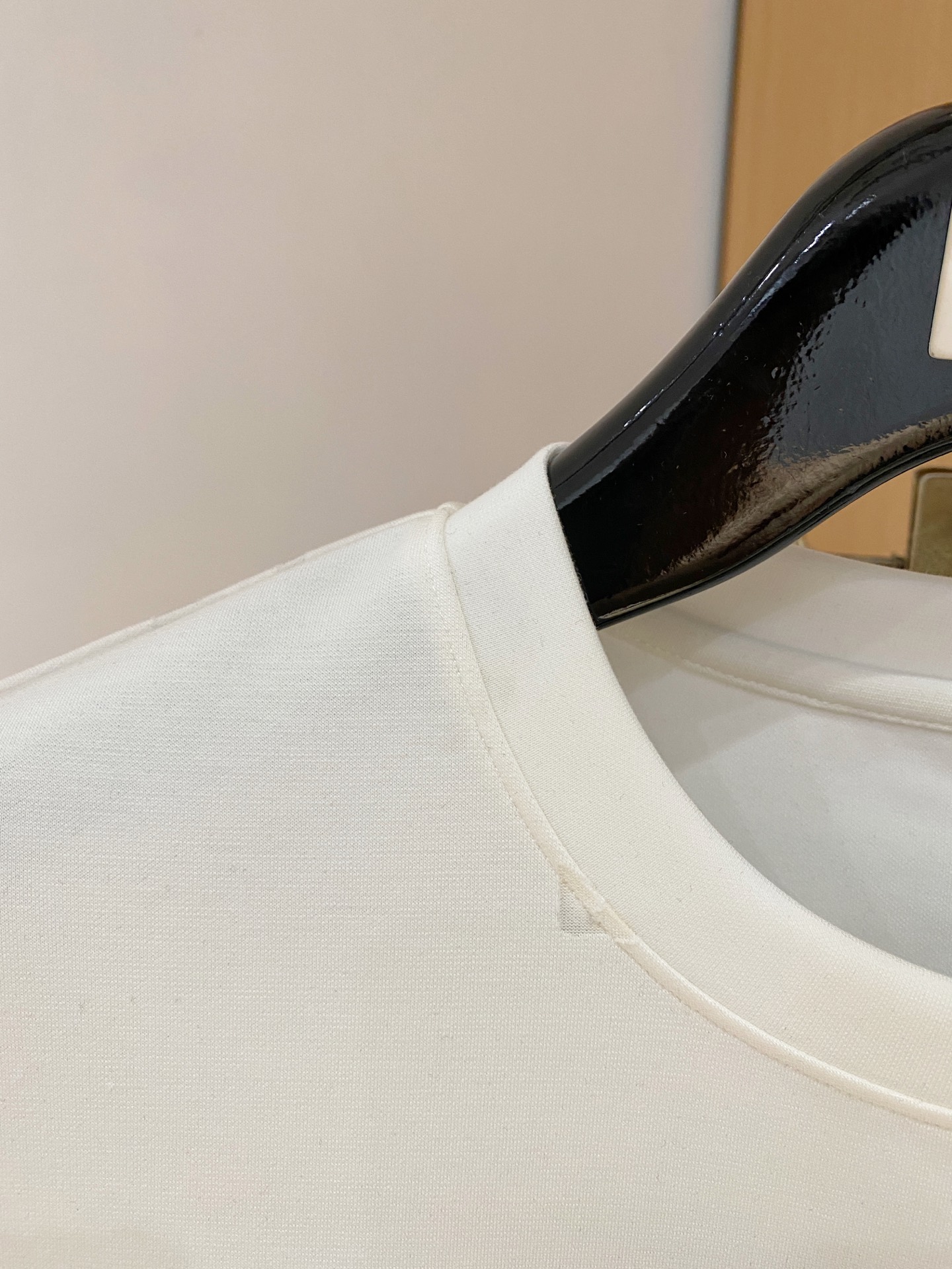 P芬迪25SS【新品】最新最顶级版本精美工艺圆领卫衣，最顶级的品质专柜原单套头衫，顶级制作工艺进口面料，