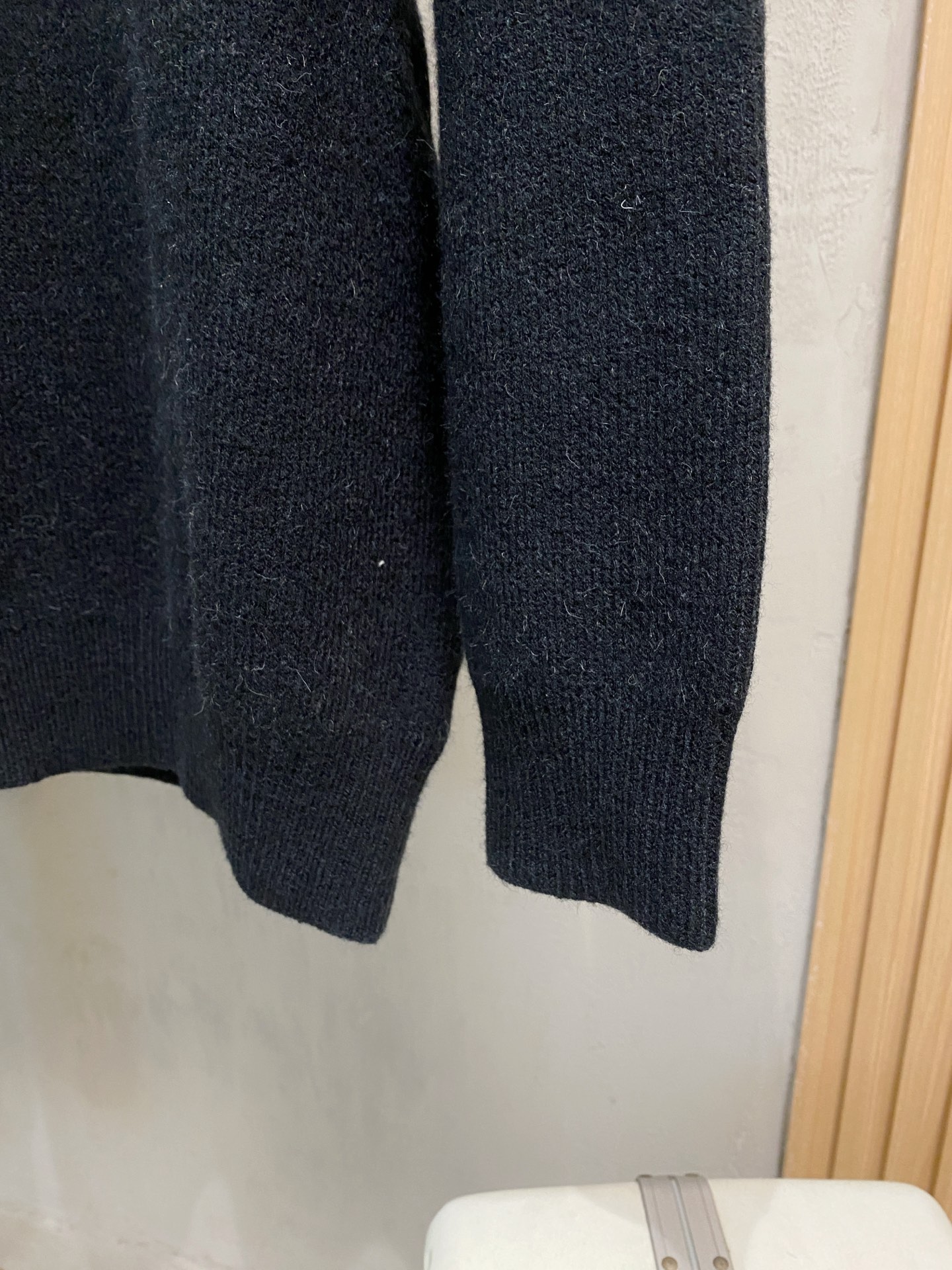 Wool Blend Knit Sweater with Embroidered Logo - Cozy & Stylish 7 i1758994165258 1535 0 3