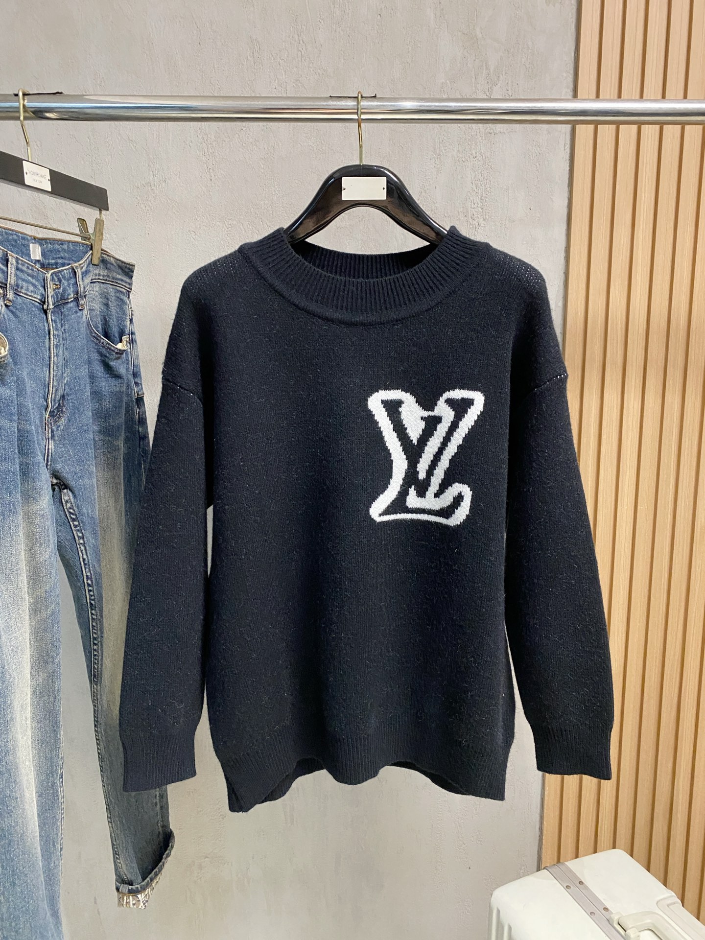 Wool Blend Knit Sweater with Embroidered Logo – Cozy & Stylish