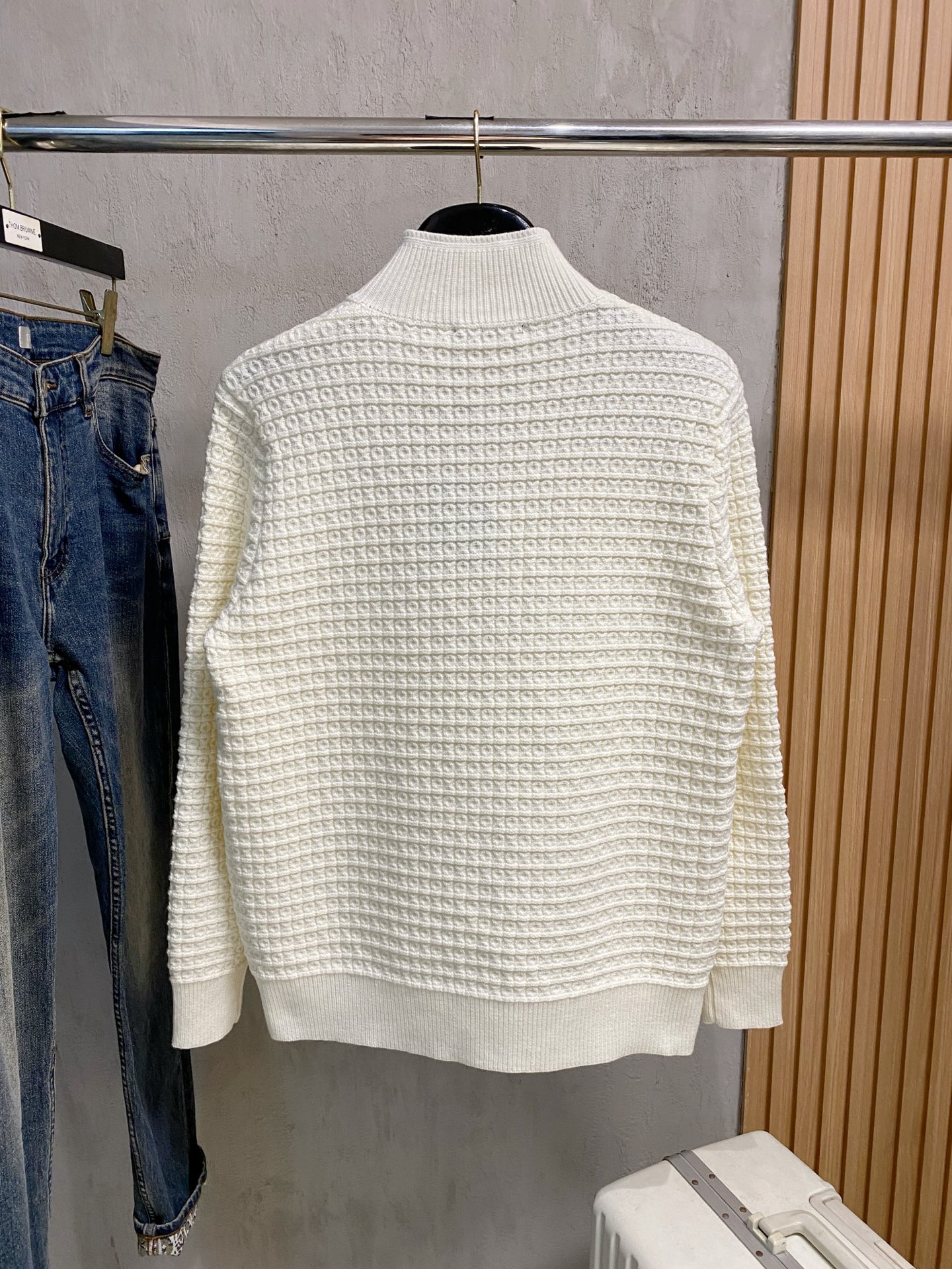 Louis Vuitton Wool-Blend Cardigan Sweater - Embroidered Logo, Comfortable Knit 9 i1759126797286 6347 0 7