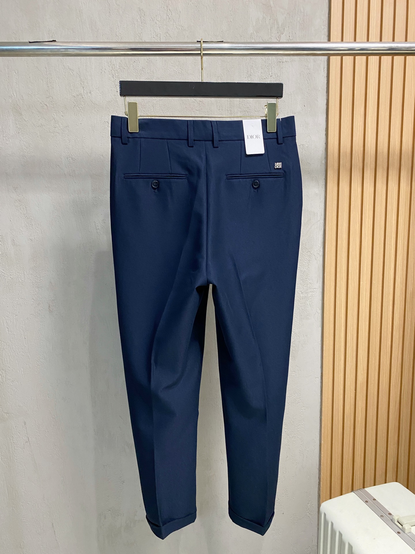 Dior 迪奥 休闲裤 西裤2025SS秋冬新款 高级定制裤子专用面料 定制原版五金 重工工艺打造 车工