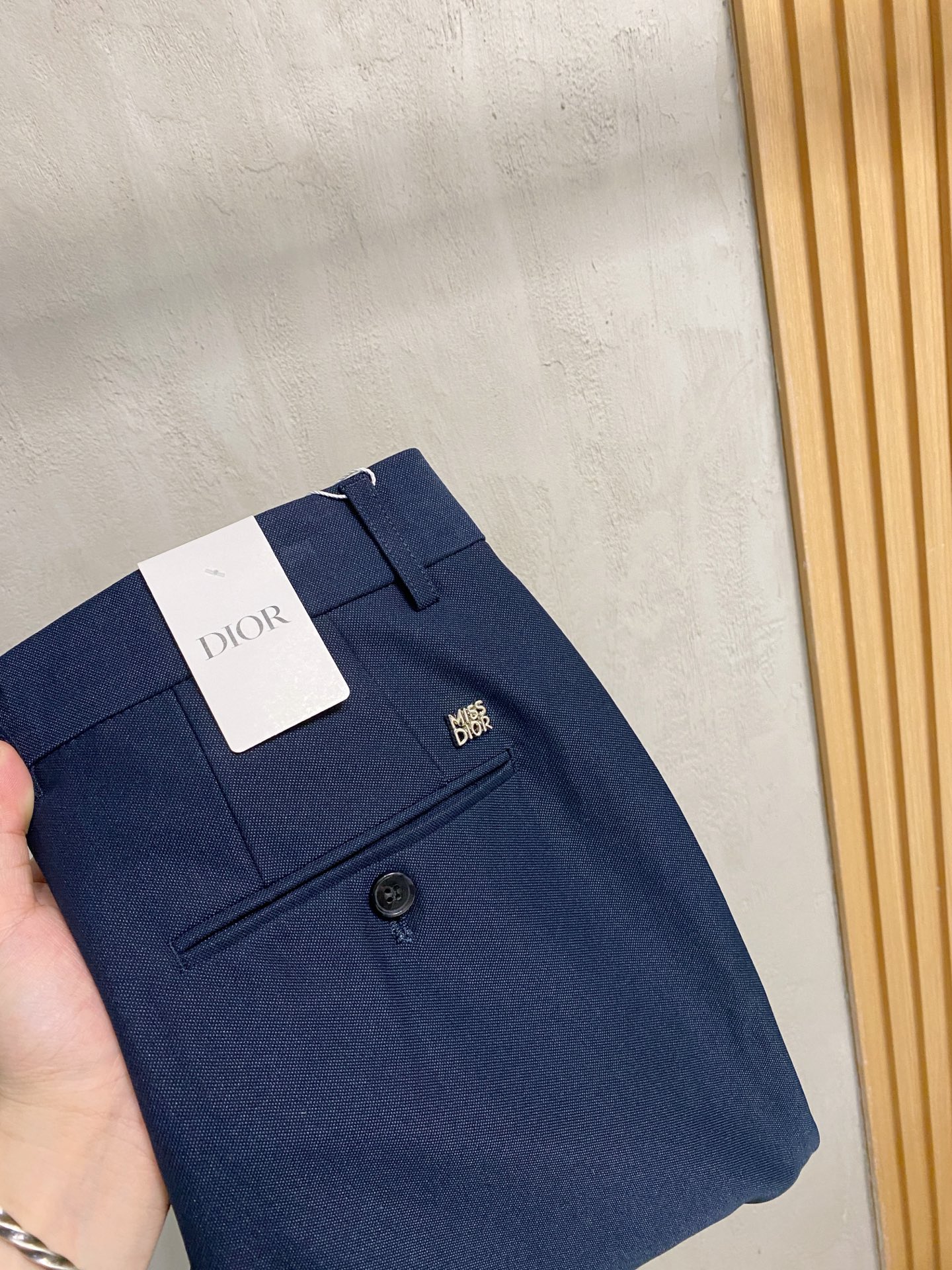 Dior 迪奥 休闲裤 西裤2025SS秋冬新款 高级定制裤子专用面料 定制原版五金 重工工艺打造 车工