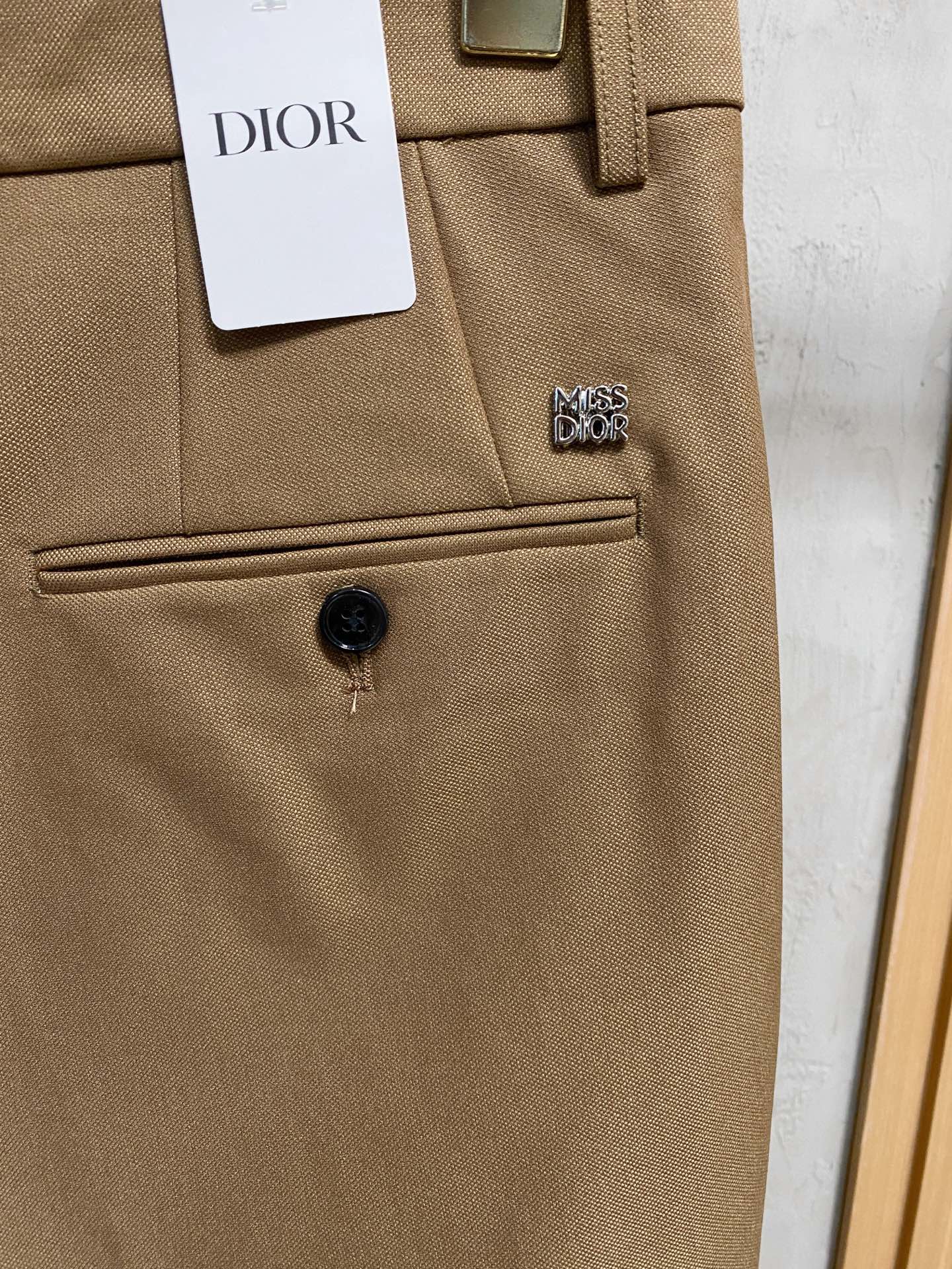 Dior 迪奥 休闲裤 西裤2025SS秋冬新款 高级定制裤子专用面料 定制原版五金 重工工艺打造 车工