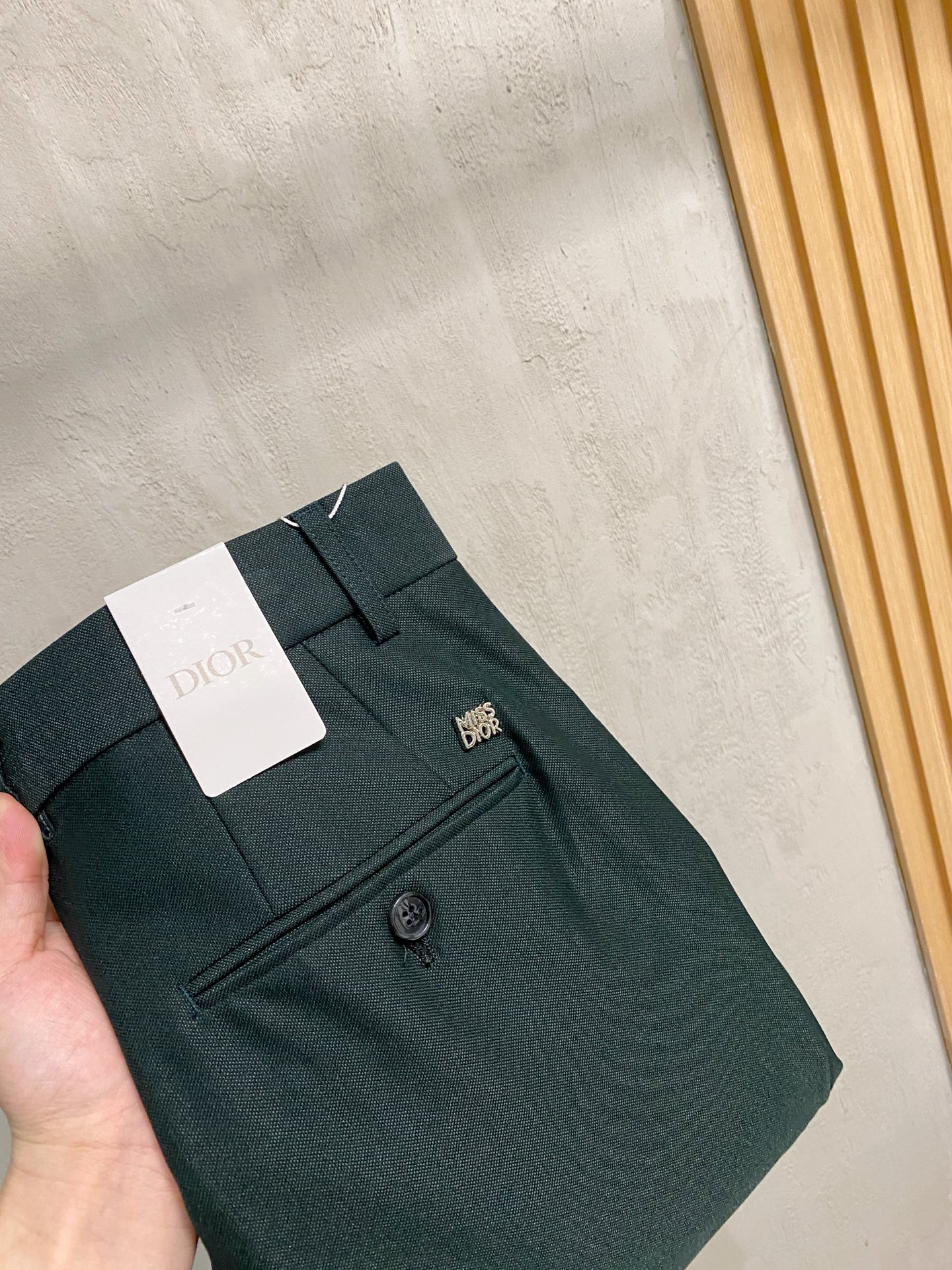 Dior 迪奥 休闲裤 西裤2025SS秋冬新款 高级定制裤子专用面料 定制原版五金 重工工艺打造 车工