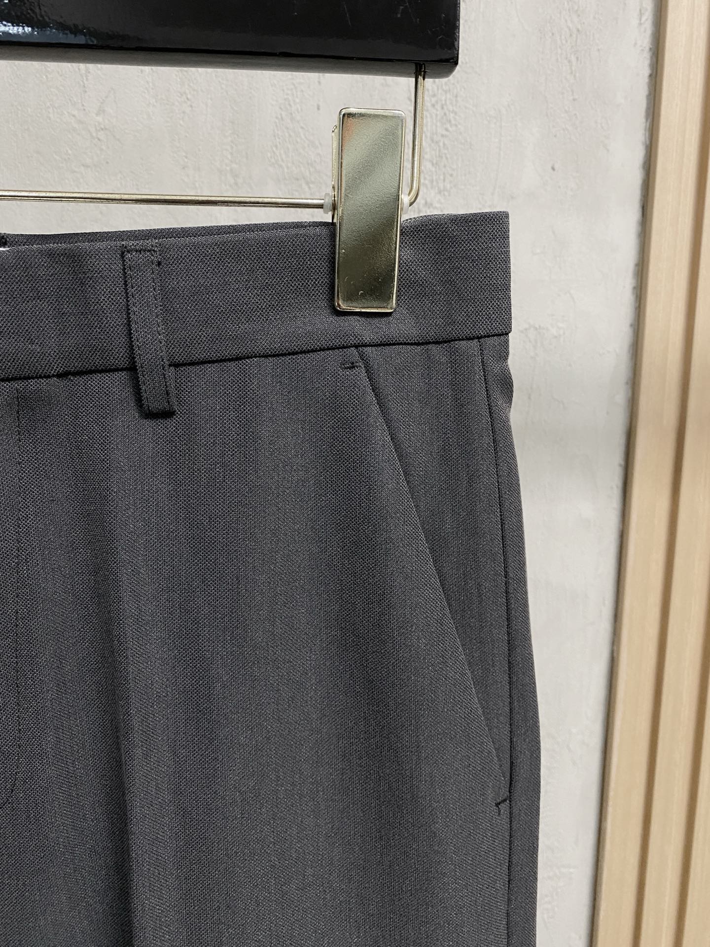 Dior 迪奥 休闲裤 西裤2025SS秋冬新款 高级定制裤子专用面料 定制原版五金 重工工艺打造 车工