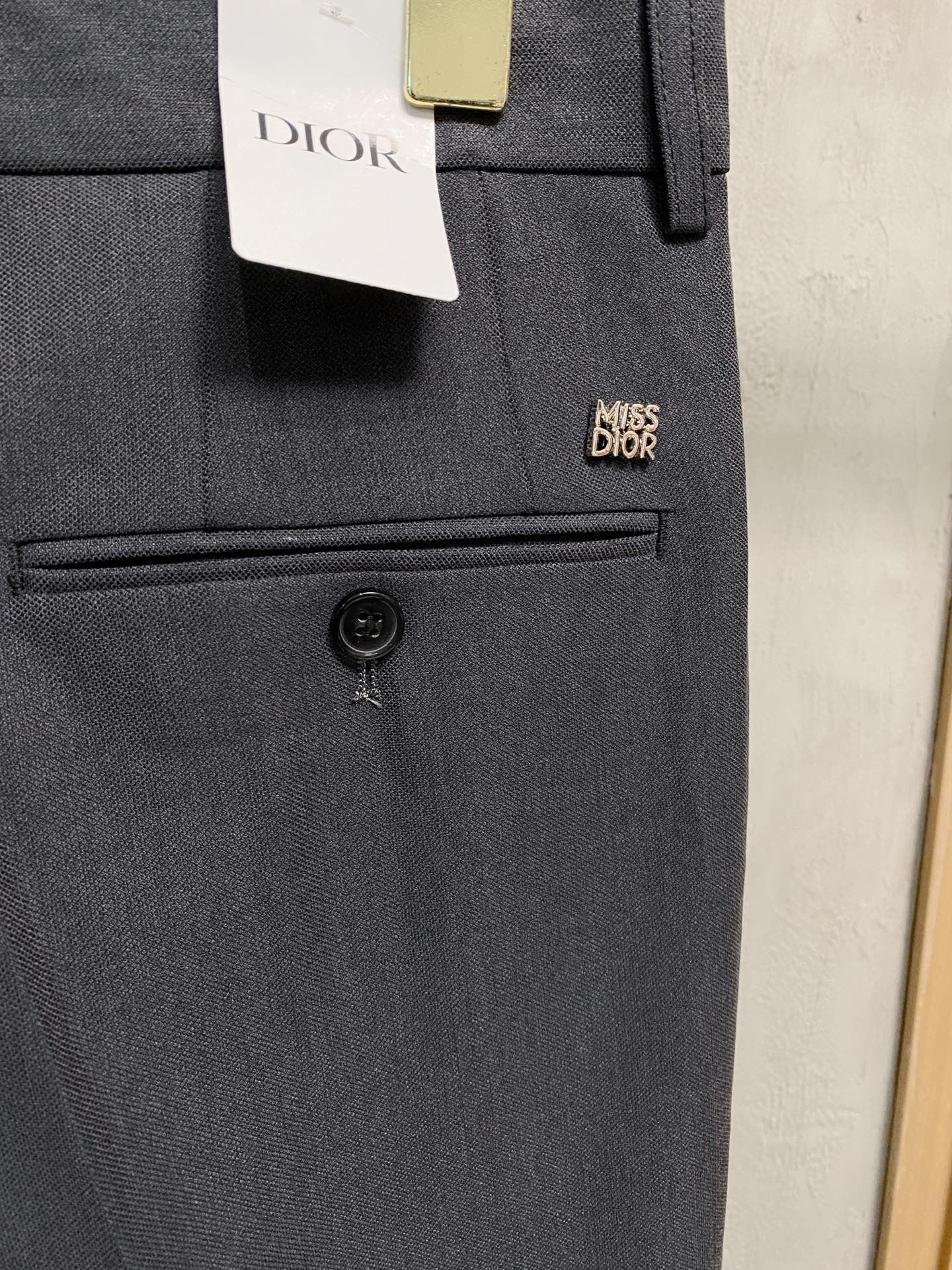 Dior 迪奥 休闲裤 西裤2025SS秋冬新款 高级定制裤子专用面料 定制原版五金 重工工艺打造 车工