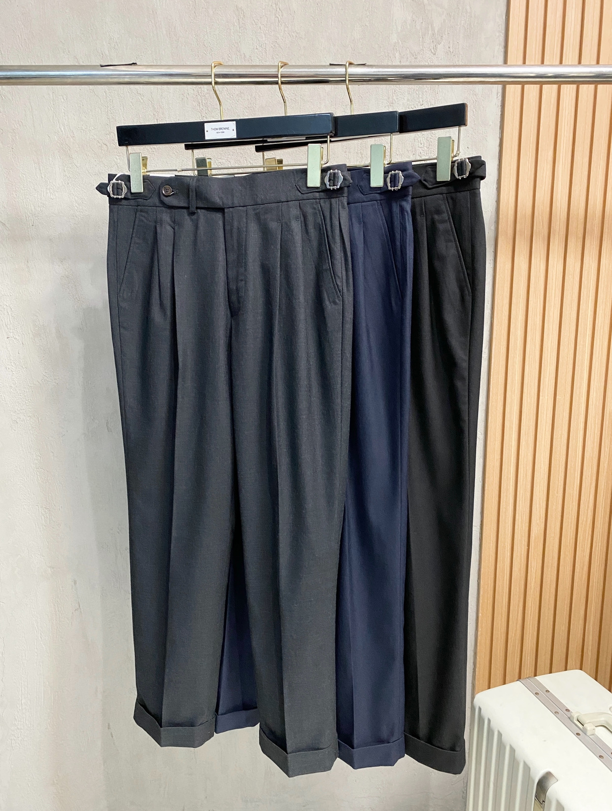 Dior 迪奥 休闲裤 西裤2025SS秋冬新款 高级定制裤子专用面料 定制原版五金 重工工艺打造 车工