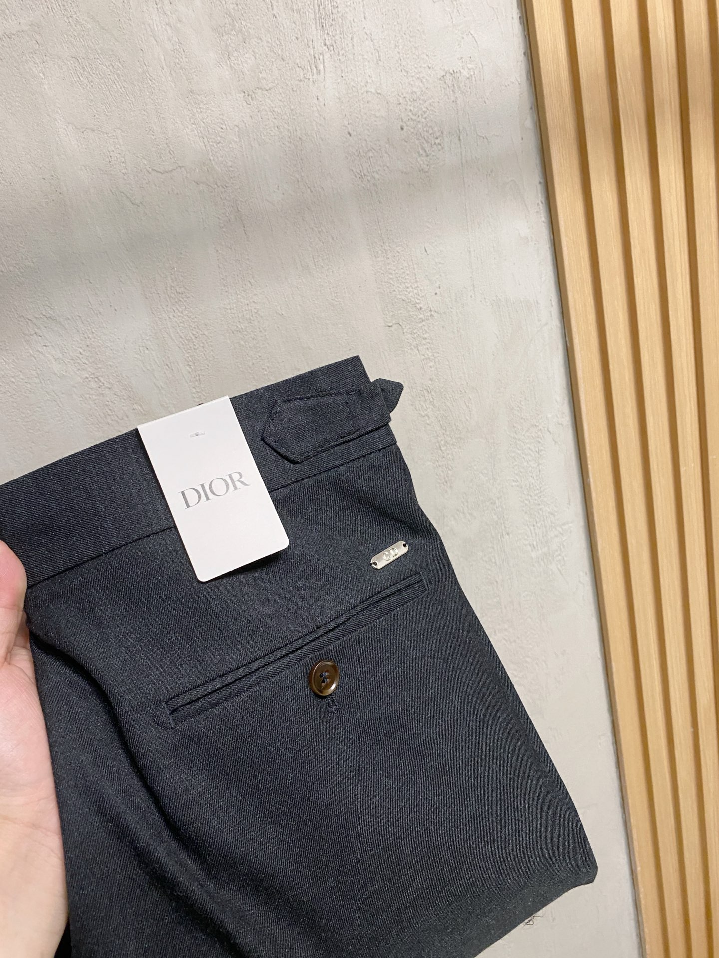 Dior 迪奥 休闲裤 西裤2025SS秋冬新款 高级定制裤子专用面料 定制原版五金 重工工艺打造 车工