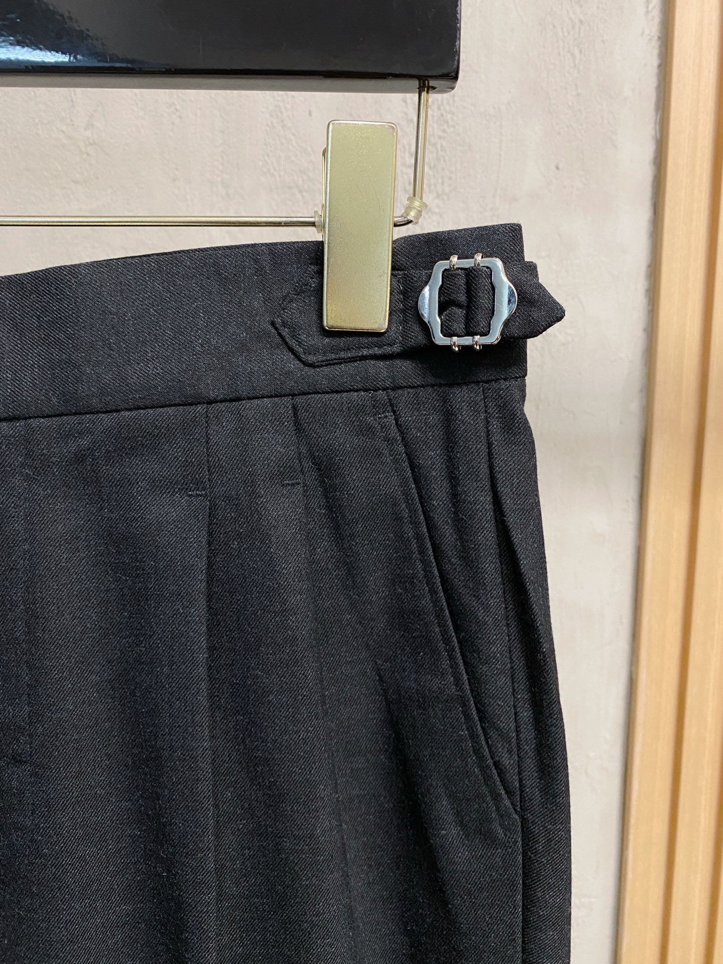 Dior 迪奥 休闲裤 西裤2025SS秋冬新款 高级定制裤子专用面料 定制原版五金 重工工艺打造 车工