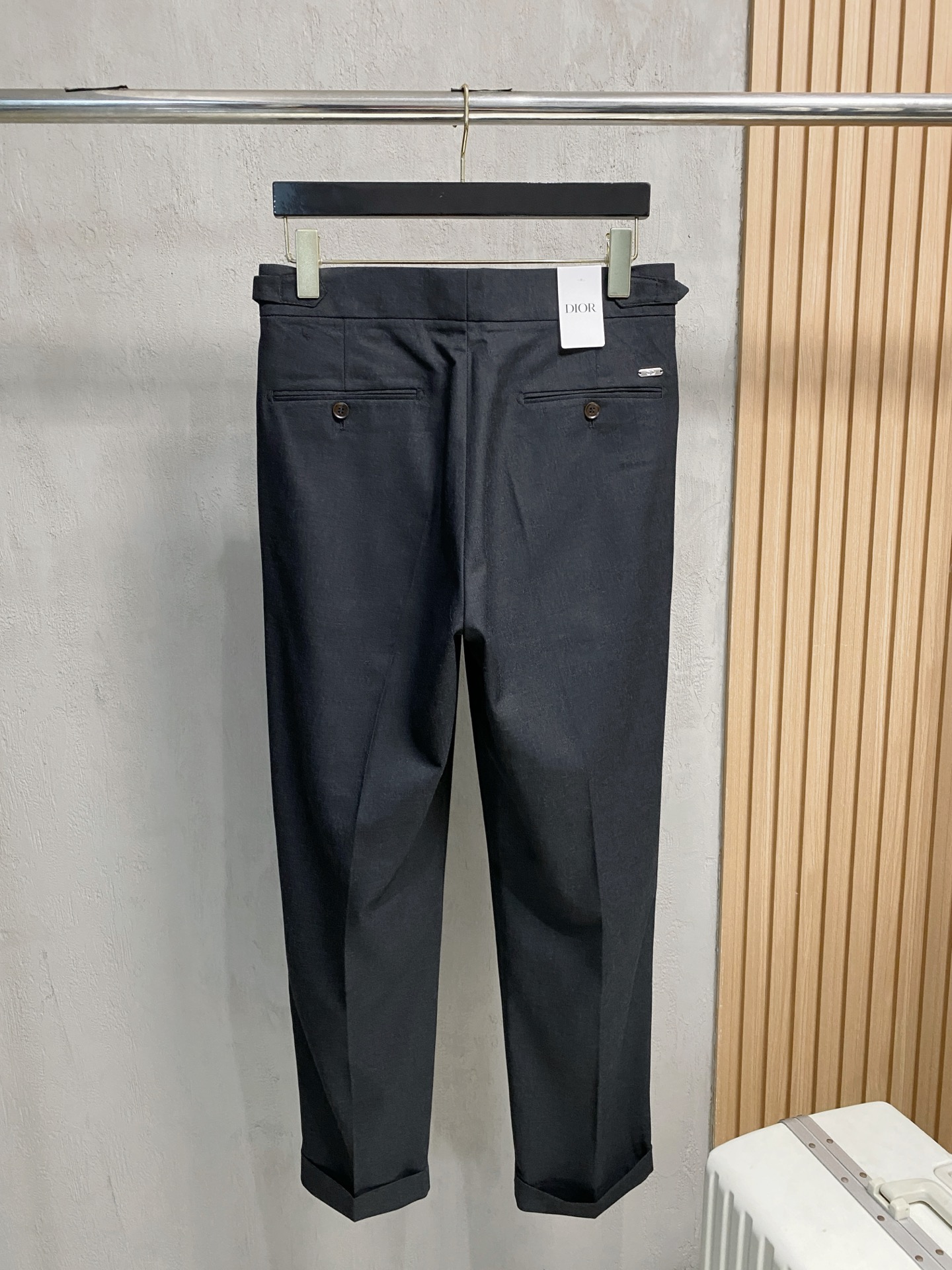 Dior 迪奥 休闲裤 西裤2025SS秋冬新款 高级定制裤子专用面料 定制原版五金 重工工艺打造 车工