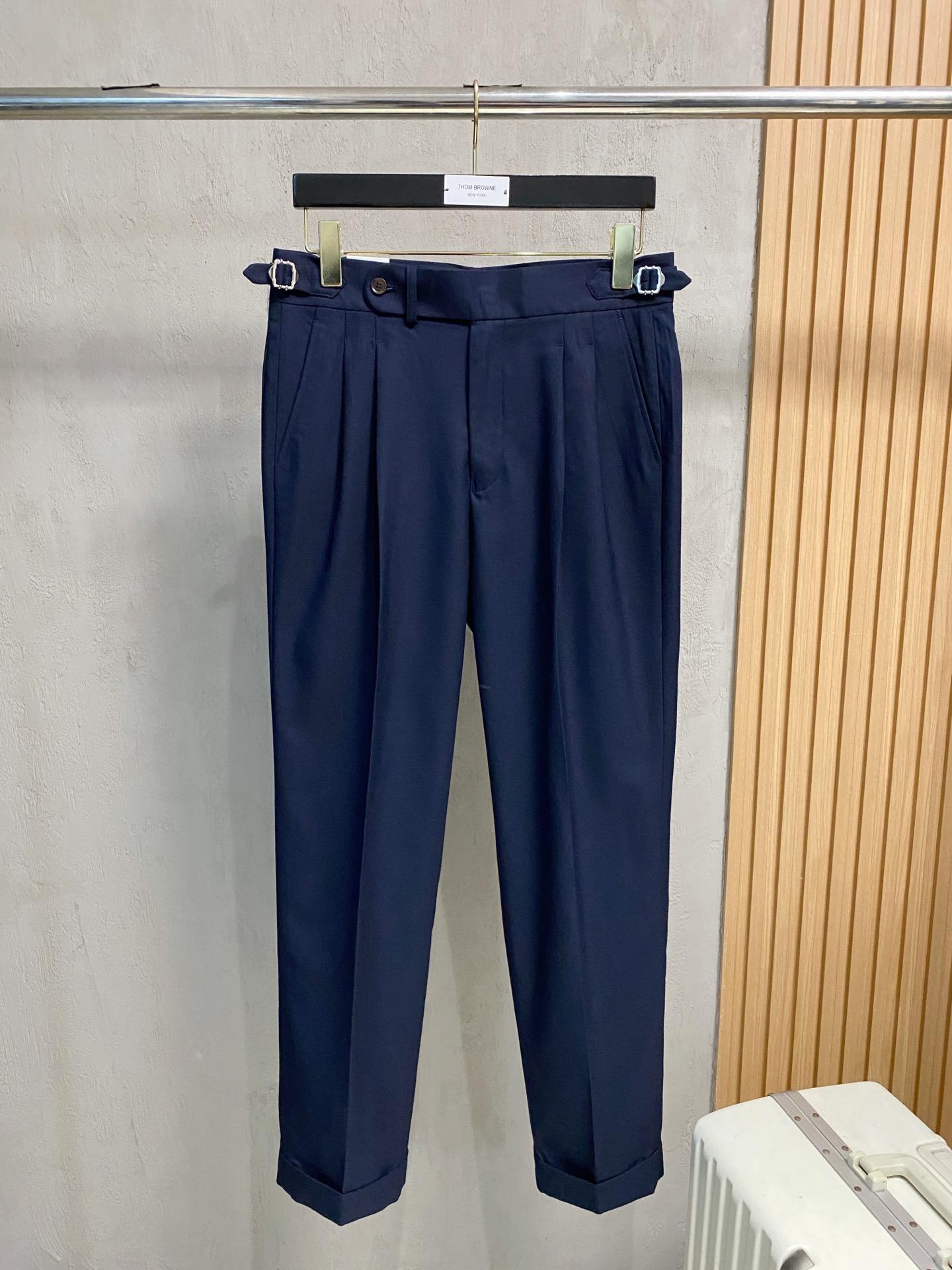 Dior 迪奥 休闲裤 西裤2025SS秋冬新款 高级定制裤子专用面料 定制原版五金 重工工艺打造 车工