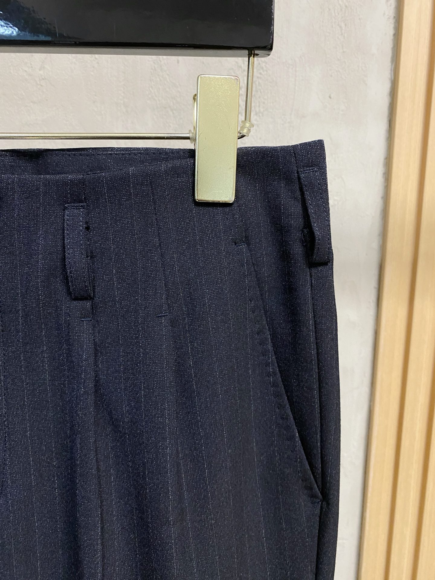 PRADA 普拉达 休闲裤 西裤2025SS秋冬新款 高级定制裤子专用面料 定制原版五金 重工工艺打造 