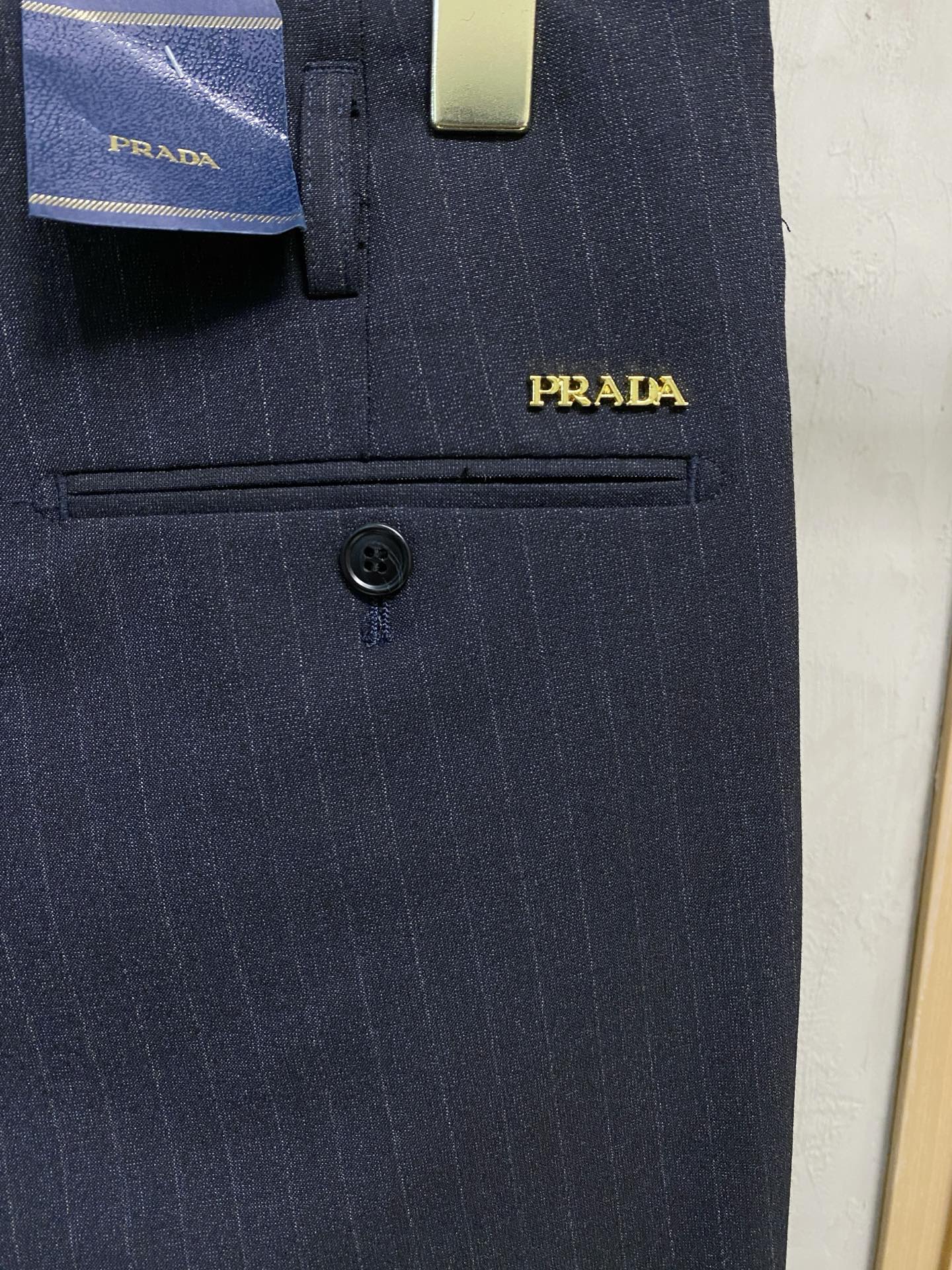 PRADA 普拉达 休闲裤 西裤2025SS秋冬新款 高级定制裤子专用面料 定制原版五金 重工工艺打造 