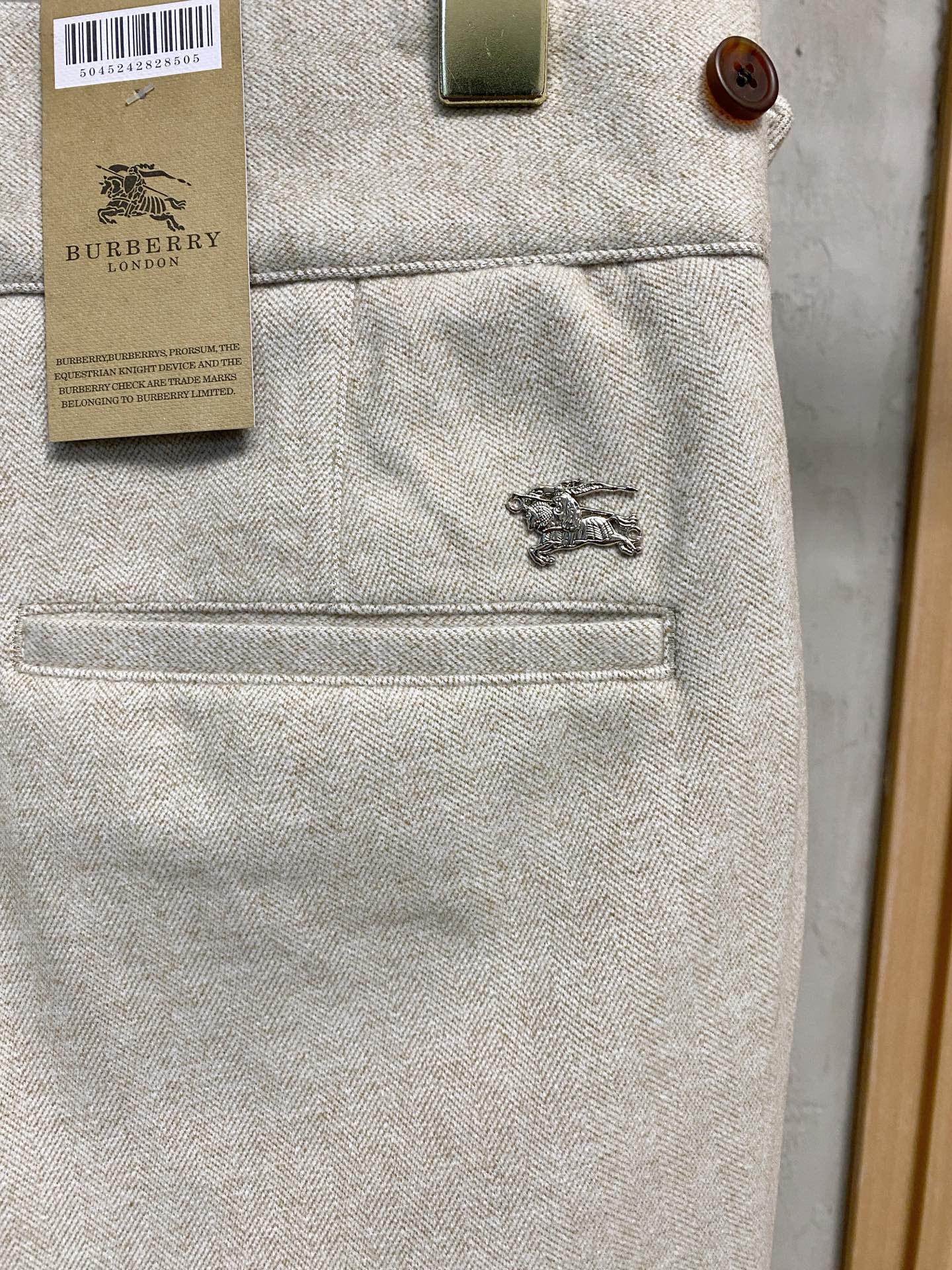 Burberry 巴宝莉 休闲裤 西裤2025SS秋冬新款 高级定制裤子专用面料 定制原版五金 重工工艺
