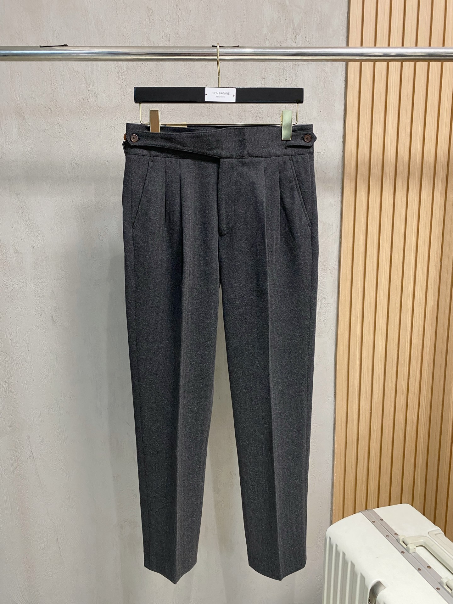 Burberry 巴宝莉 休闲裤 西裤2025SS秋冬新款 高级定制裤子专用面料 定制原版五金 重工工艺