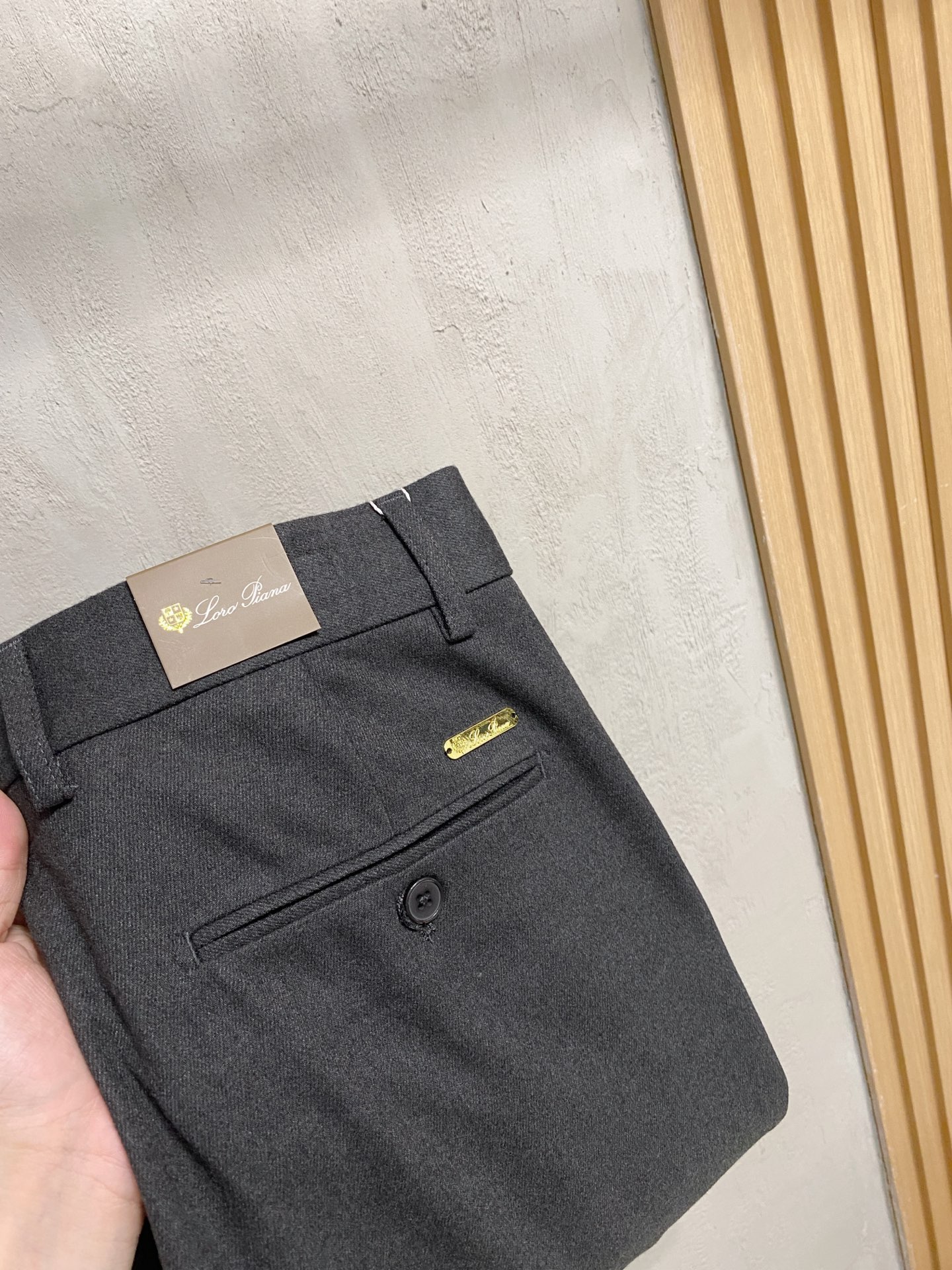 lP🆕 休闲裤 西裤2025SS秋冬新款 高级定制裤子专用面料 定制原版五金 重工工艺打造 车工走线精细