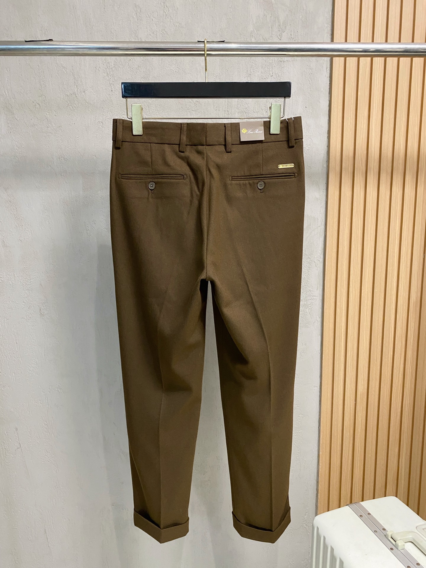 lP🆕 休闲裤 西裤2025SS秋冬新款 高级定制裤子专用面料 定制原版五金 重工工艺打造 车工走线精细