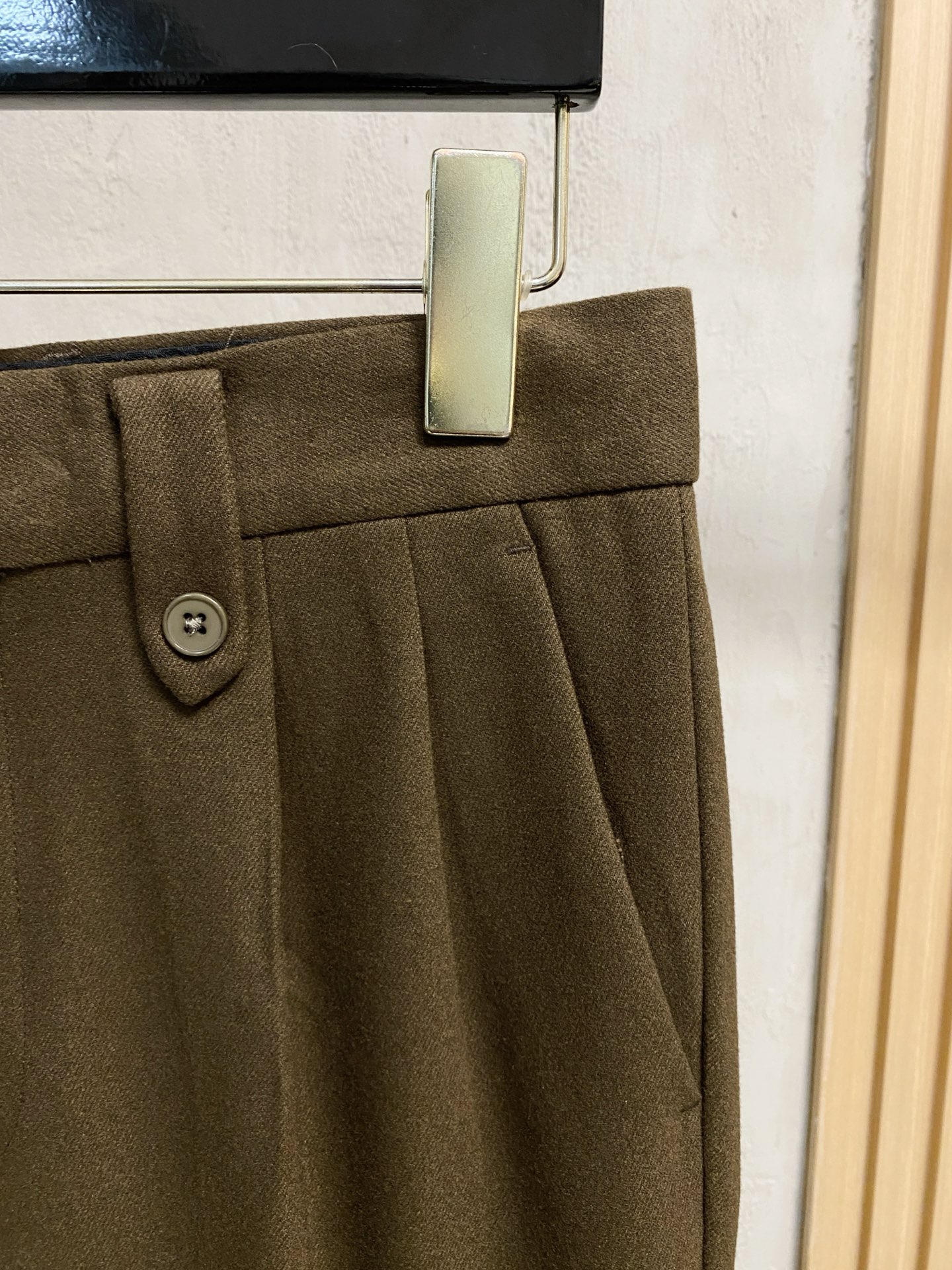 lP🆕 休闲裤 西裤2025SS秋冬新款 高级定制裤子专用面料 定制原版五金 重工工艺打造 车工走线精细