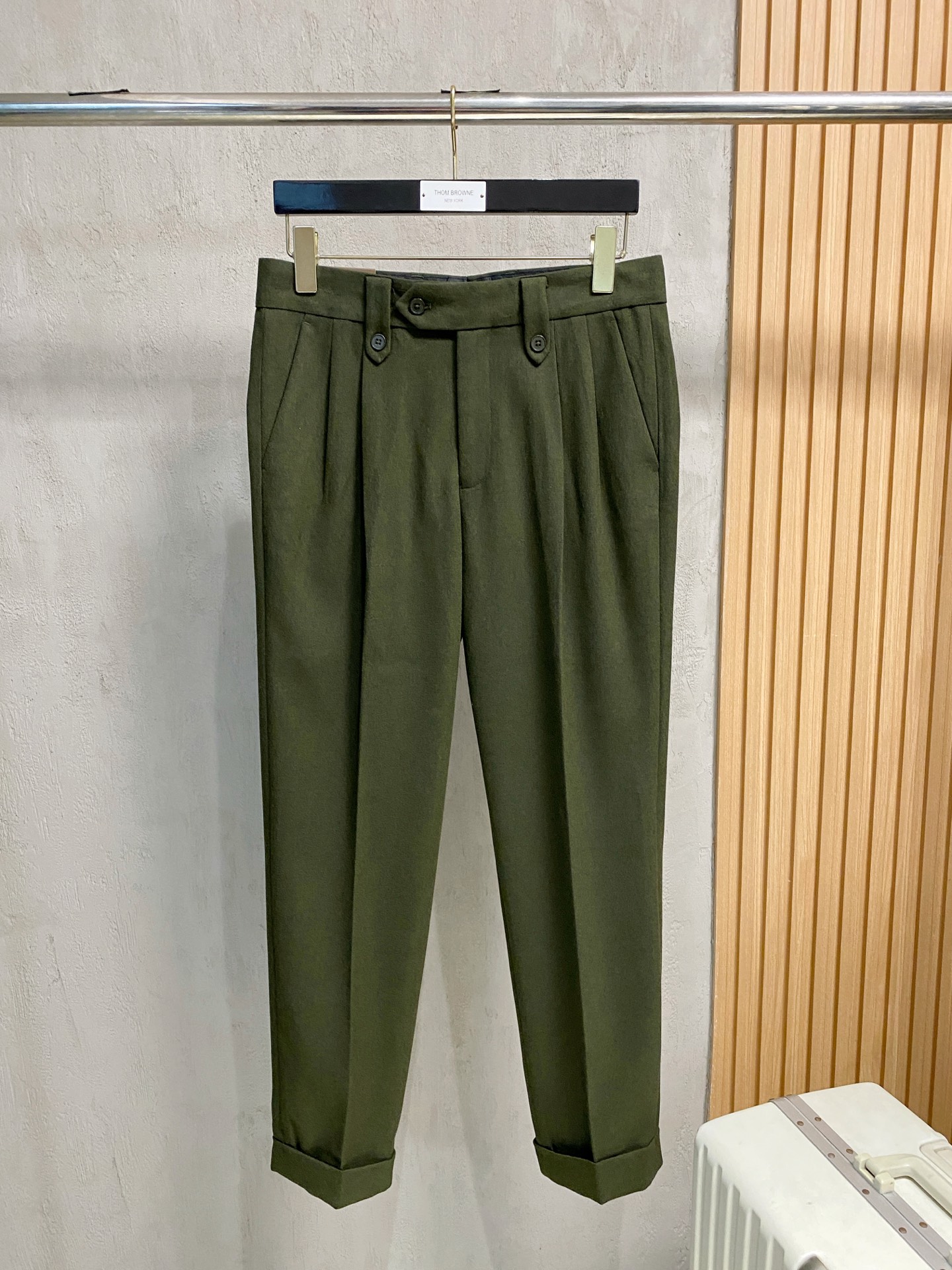 lP🆕 休闲裤 西裤2025SS秋冬新款 高级定制裤子专用面料 定制原版五金 重工工艺打造 车工走线精细