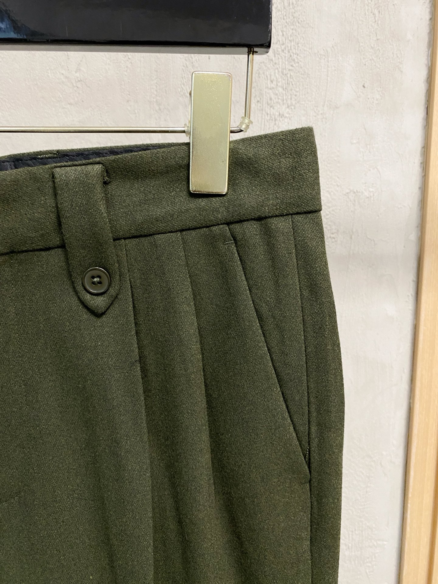 lP🆕 休闲裤 西裤2025SS秋冬新款 高级定制裤子专用面料 定制原版五金 重工工艺打造 车工走线精细