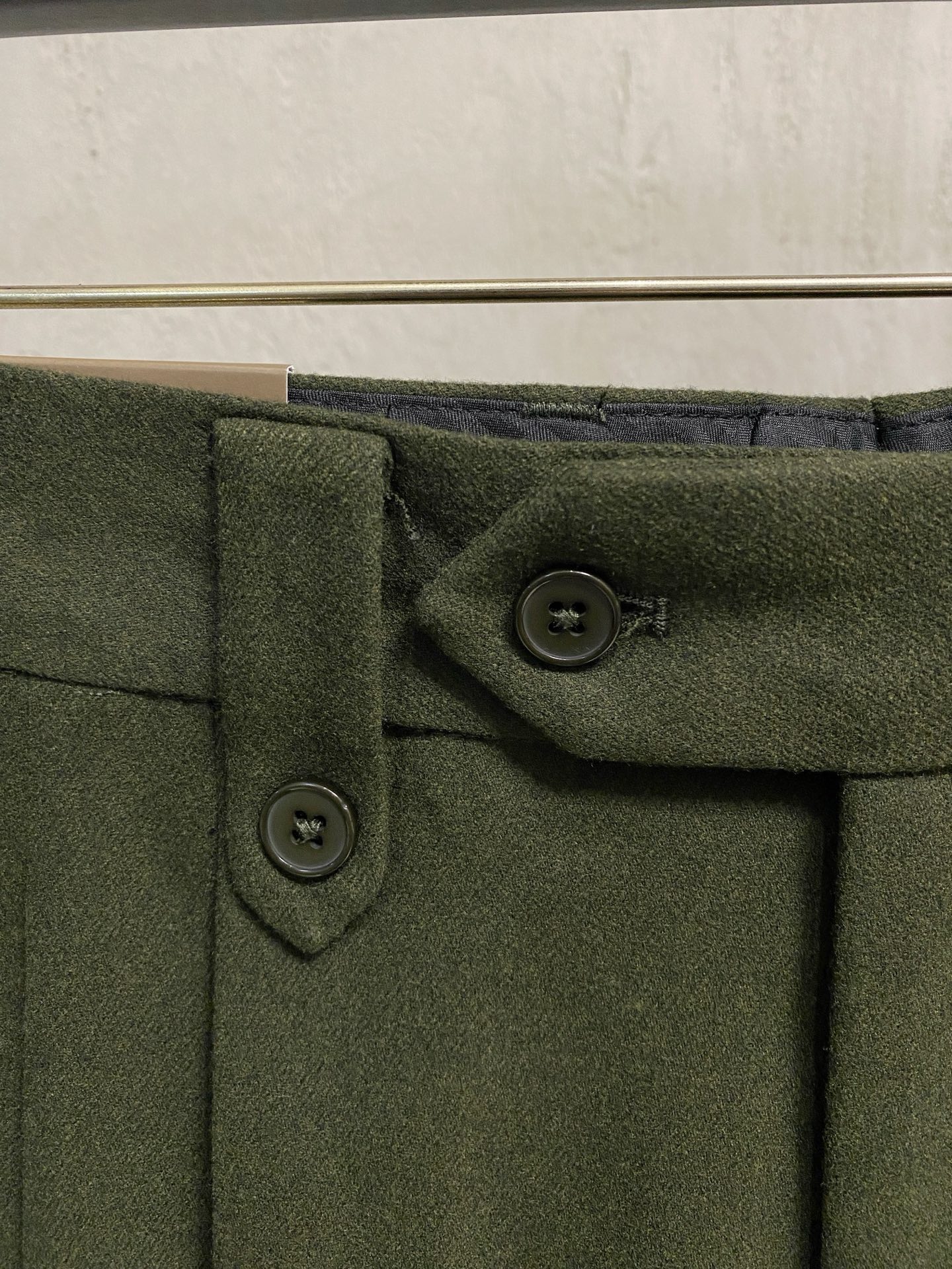 lP🆕 休闲裤 西裤2025SS秋冬新款 高级定制裤子专用面料 定制原版五金 重工工艺打造 车工走线精细