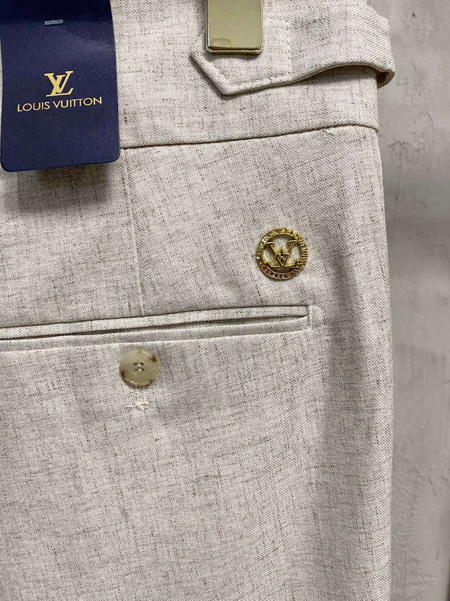 LV 休闲裤 西裤2025SS秋冬新款 高级定制裤子专用面料 定制原版五金 重工工艺打造 车工走线精细 