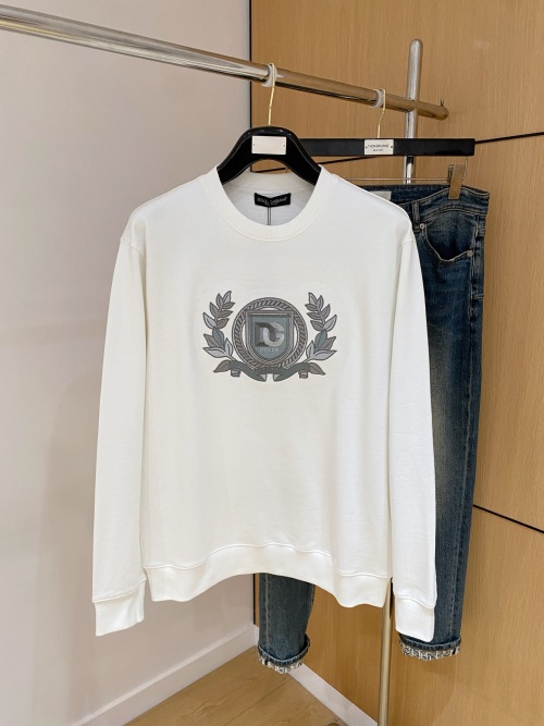 Dolce & Gabbana White Cotton Sweatshirt with Embroidered Crest Logo 1 Dolce & Gabbana White Cotton Sweatshirt with Embroidered Crest Logo