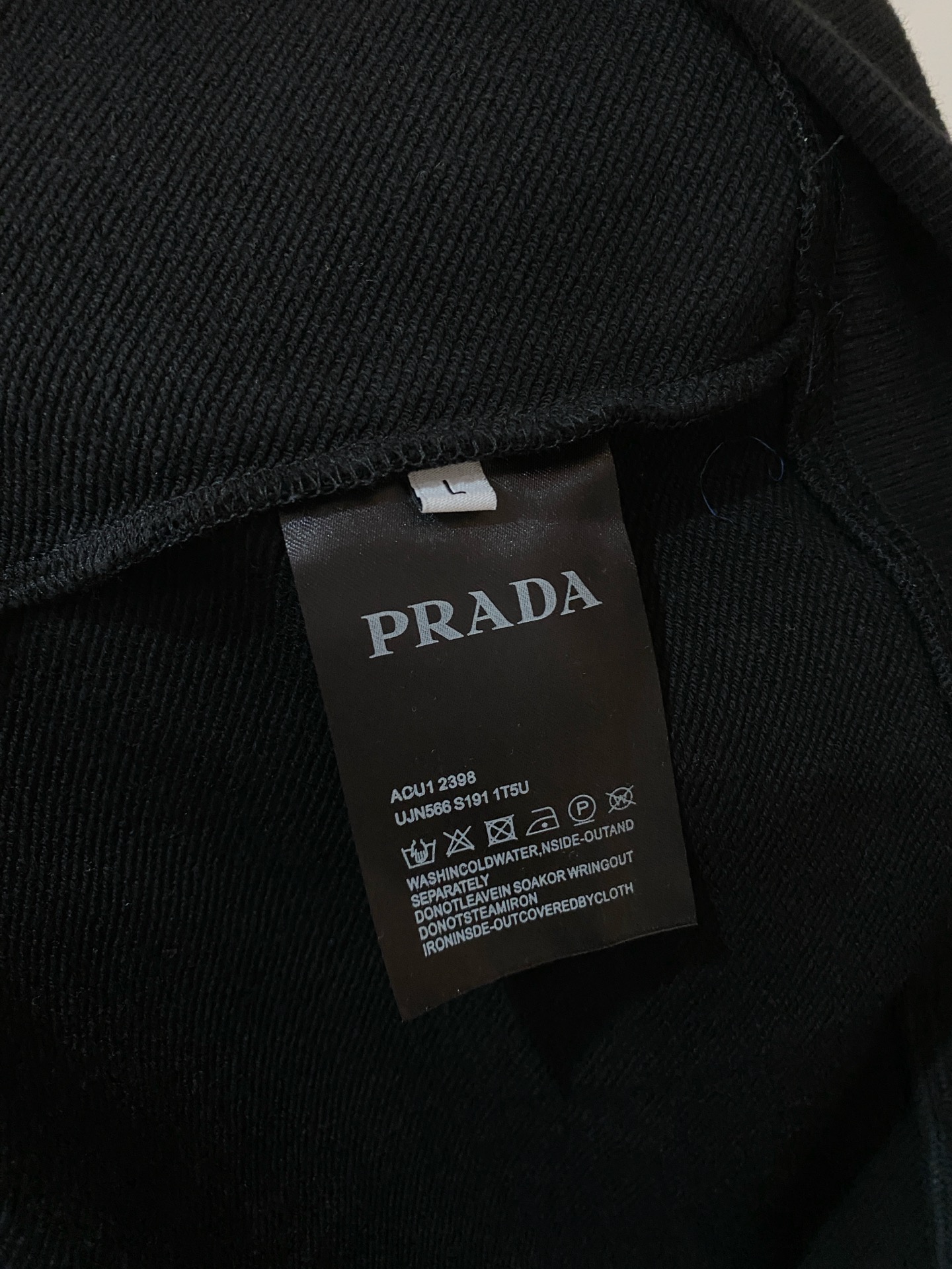 🌾普拉达25SS【新品】最新最顶级版本精美工艺圆领卫衣，最顶级的品质专柜原单套头衫，顶级制作工艺进口面料