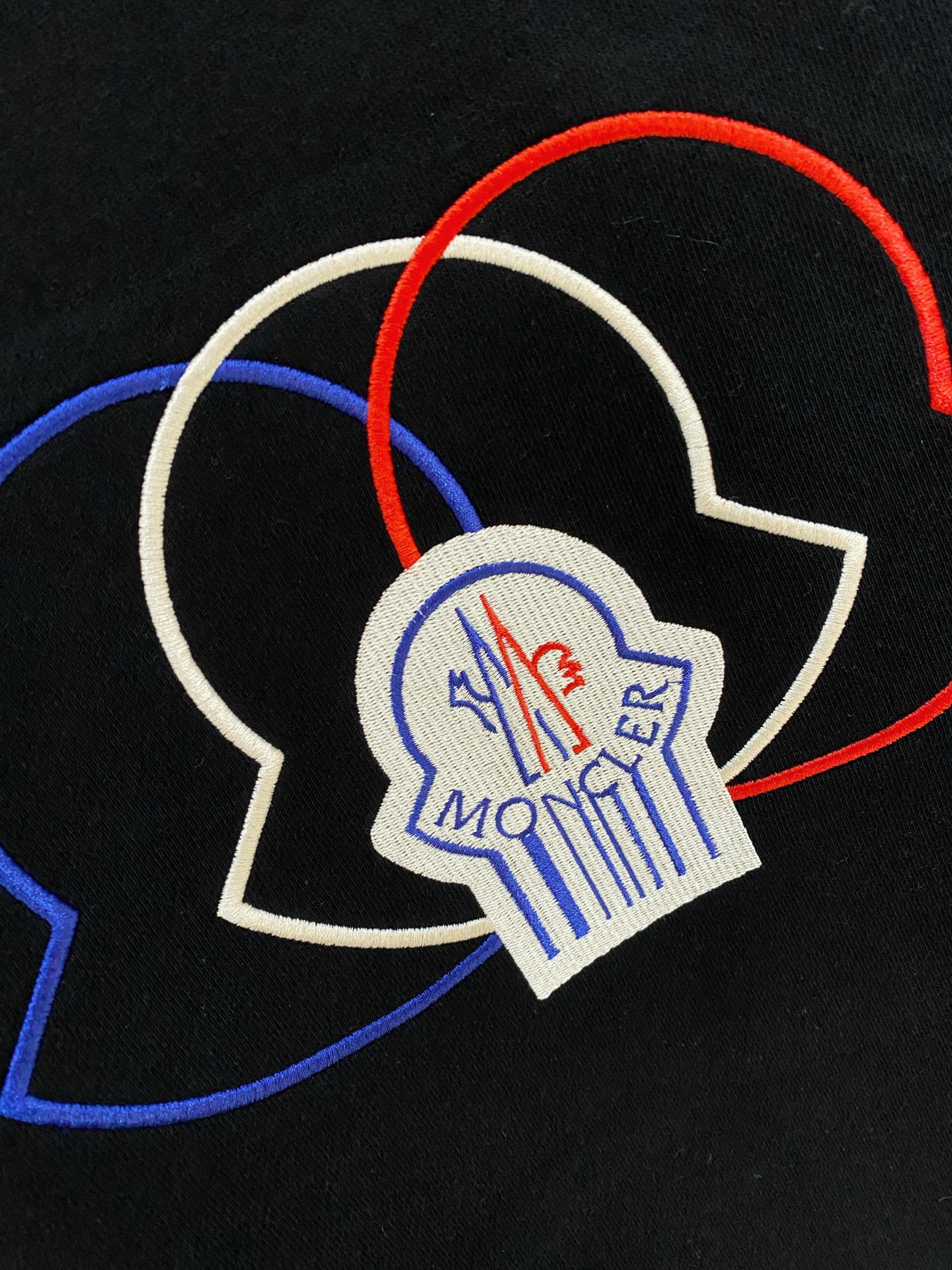 🌾蒙口25SS【新品】最新最顶级版本精美工艺圆领卫衣，最顶级的品质专柜原单套头衫，顶级制作工艺进口面料，