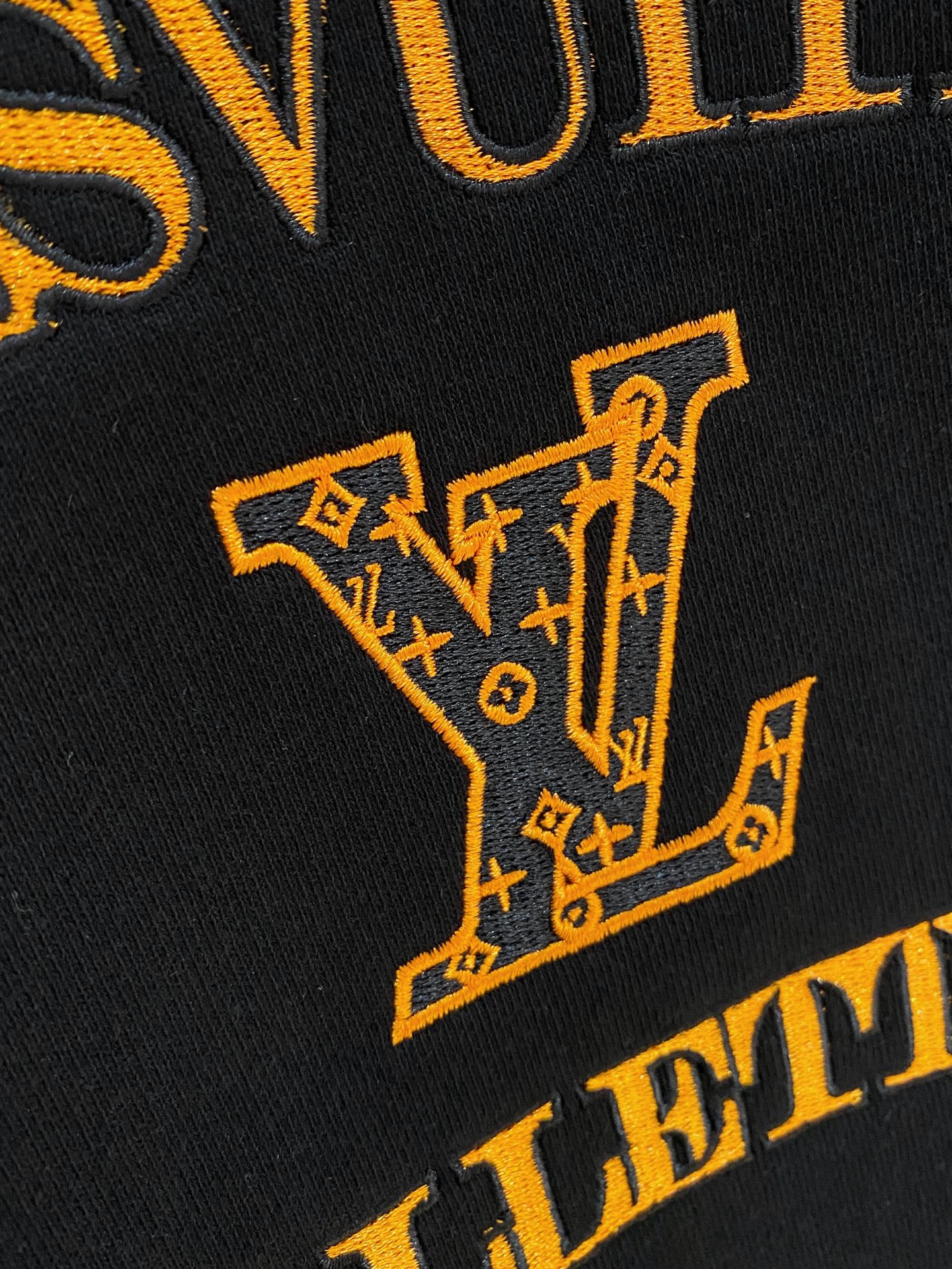 🌾 LV 25SS【新品】最新最顶级版本精美工艺圆领卫衣，最顶级的品质专柜原单套头衫，顶级制作工艺进口面