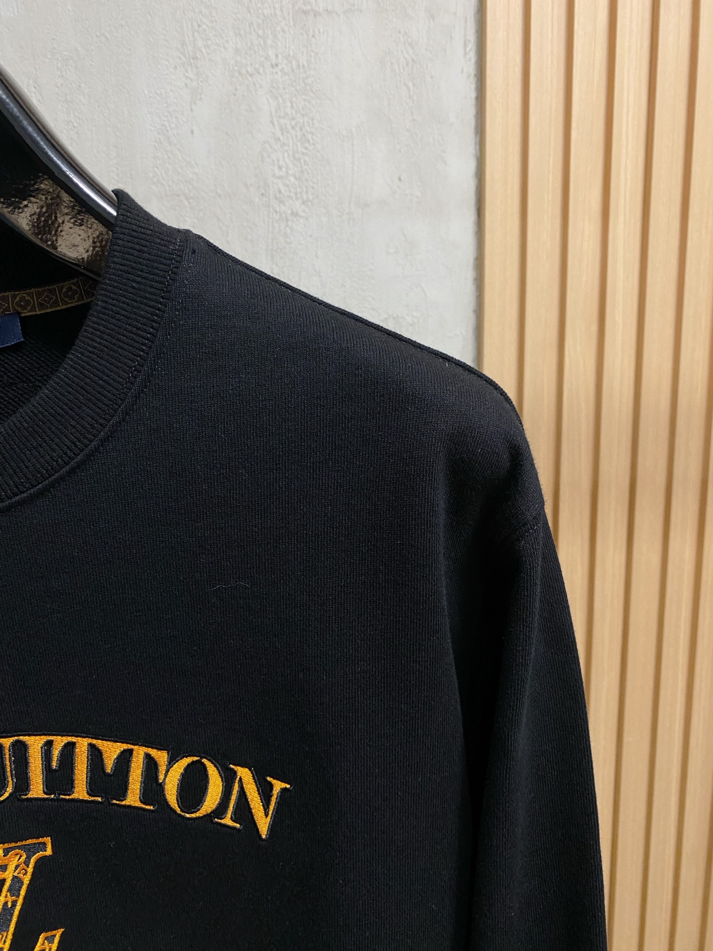 🌾 LV 25SS【新品】最新最顶级版本精美工艺圆领卫衣，最顶级的品质专柜原单套头衫，顶级制作工艺进口面