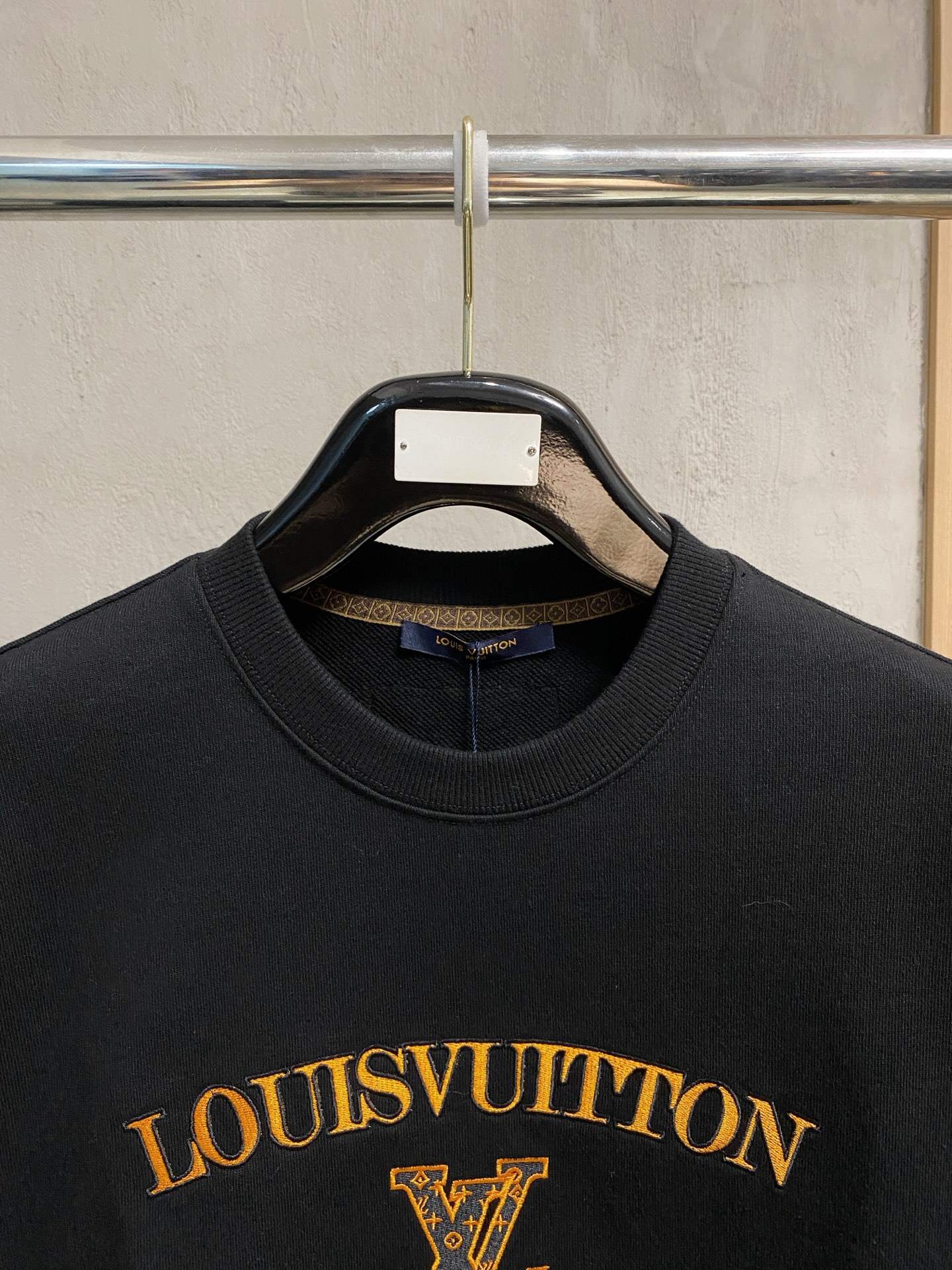 🌾 LV 25SS【新品】最新最顶级版本精美工艺圆领卫衣，最顶级的品质专柜原单套头衫，顶级制作工艺进口面