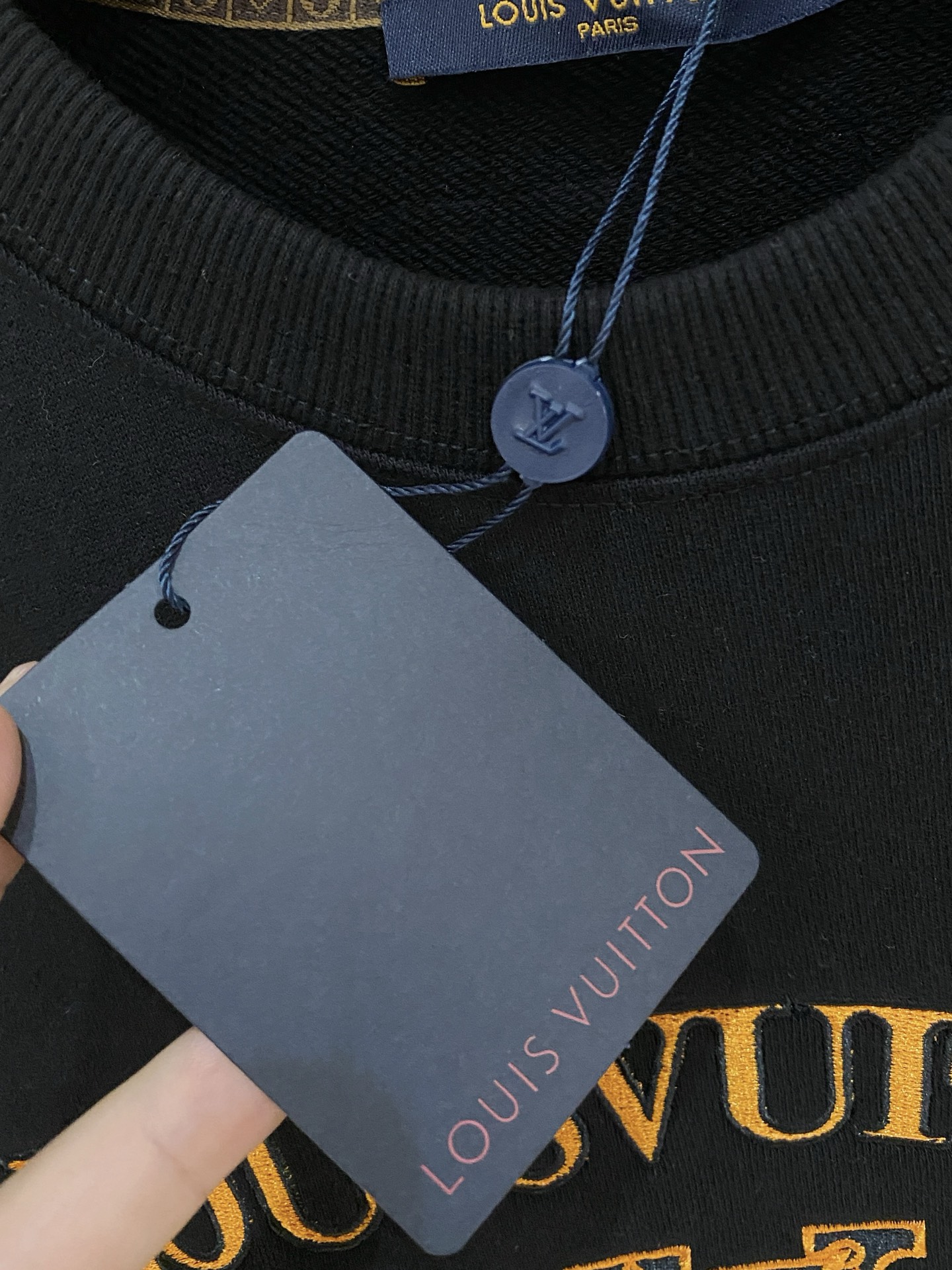 🌾 LV 25SS【新品】最新最顶级版本精美工艺圆领卫衣，最顶级的品质专柜原单套头衫，顶级制作工艺进口面