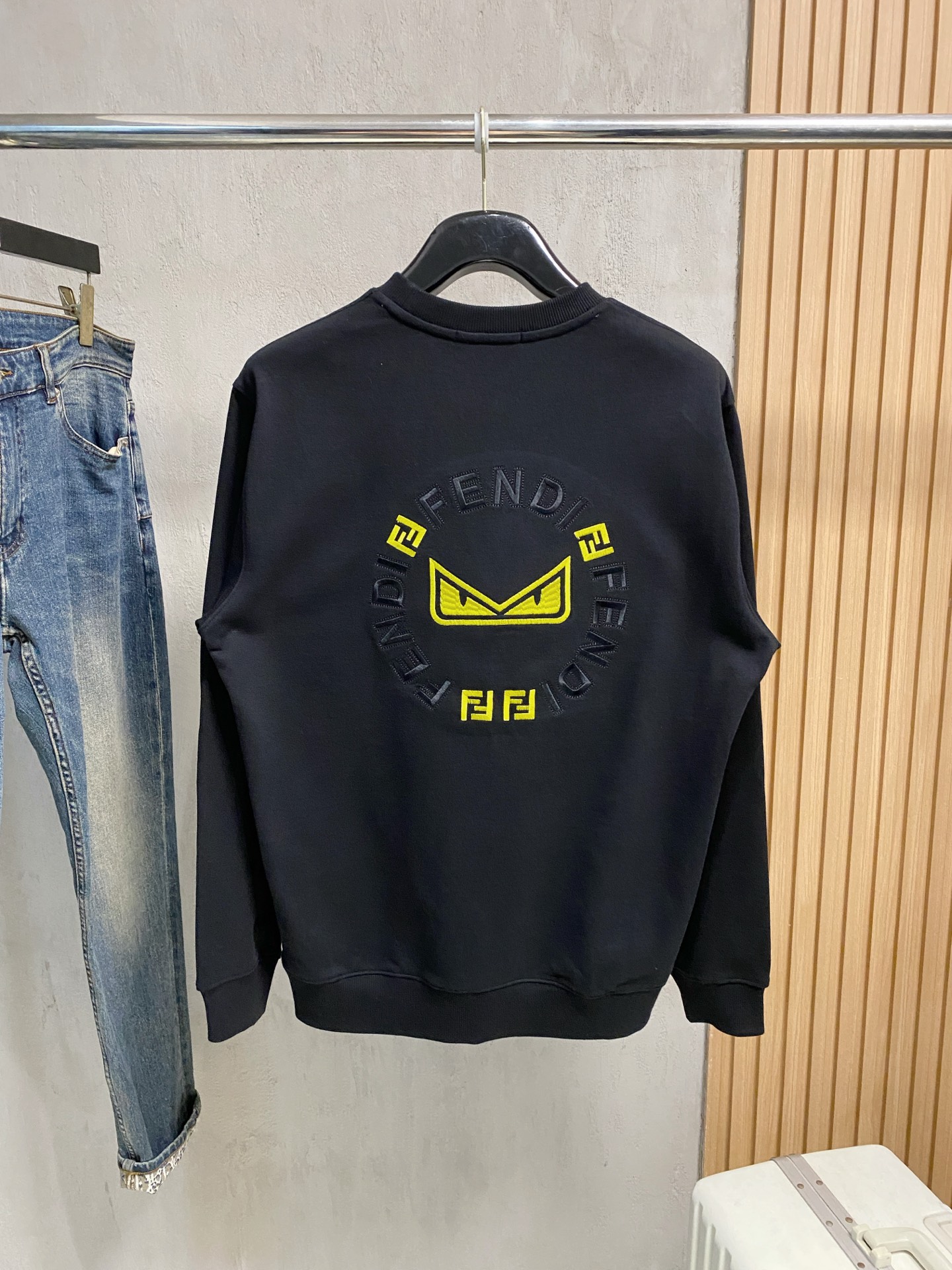 🌾芬迪25SS【新品】最新最顶级版本精美工艺圆领卫衣，最顶级的品质专柜原单套头衫，顶级制作工艺进口面料，