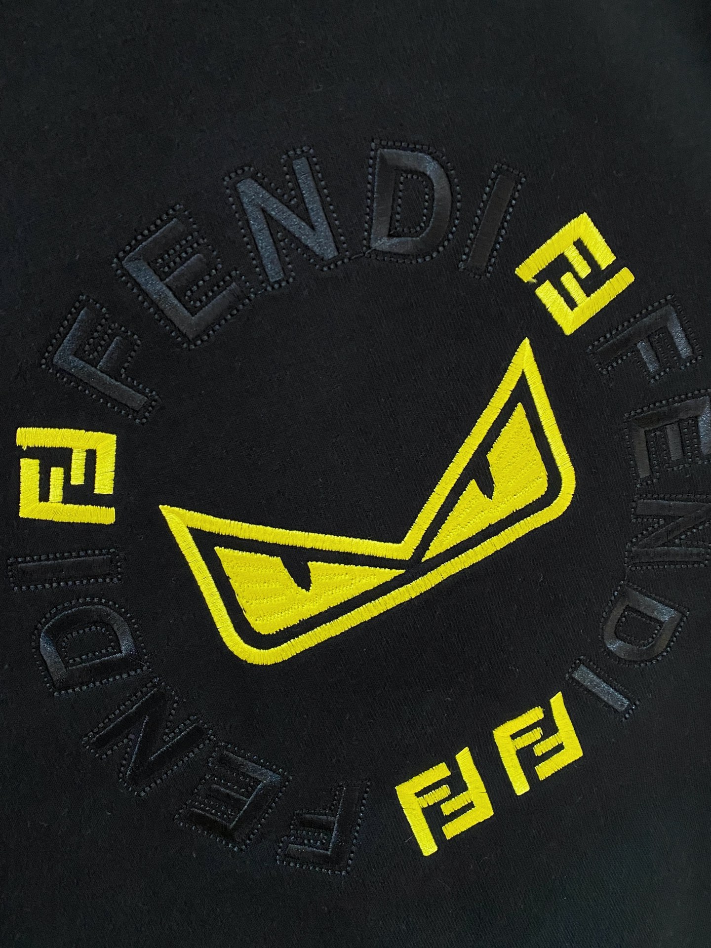 🌾芬迪25SS【新品】最新最顶级版本精美工艺圆领卫衣，最顶级的品质专柜原单套头衫，顶级制作工艺进口面料，