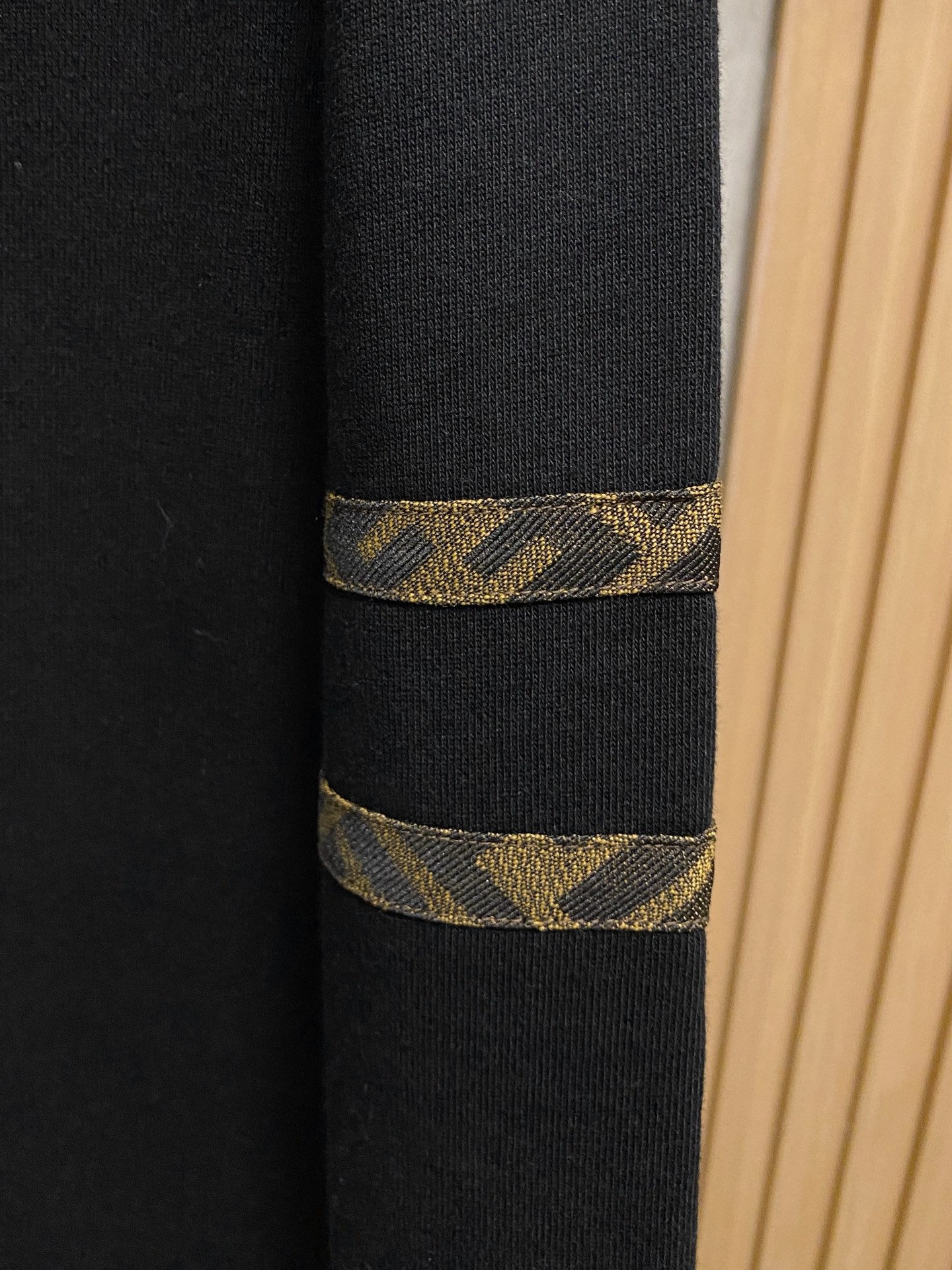 🌾芬迪25SS【新品】最新最顶级版本精美工艺圆领卫衣，最顶级的品质专柜原单套头衫，顶级制作工艺进口面料，