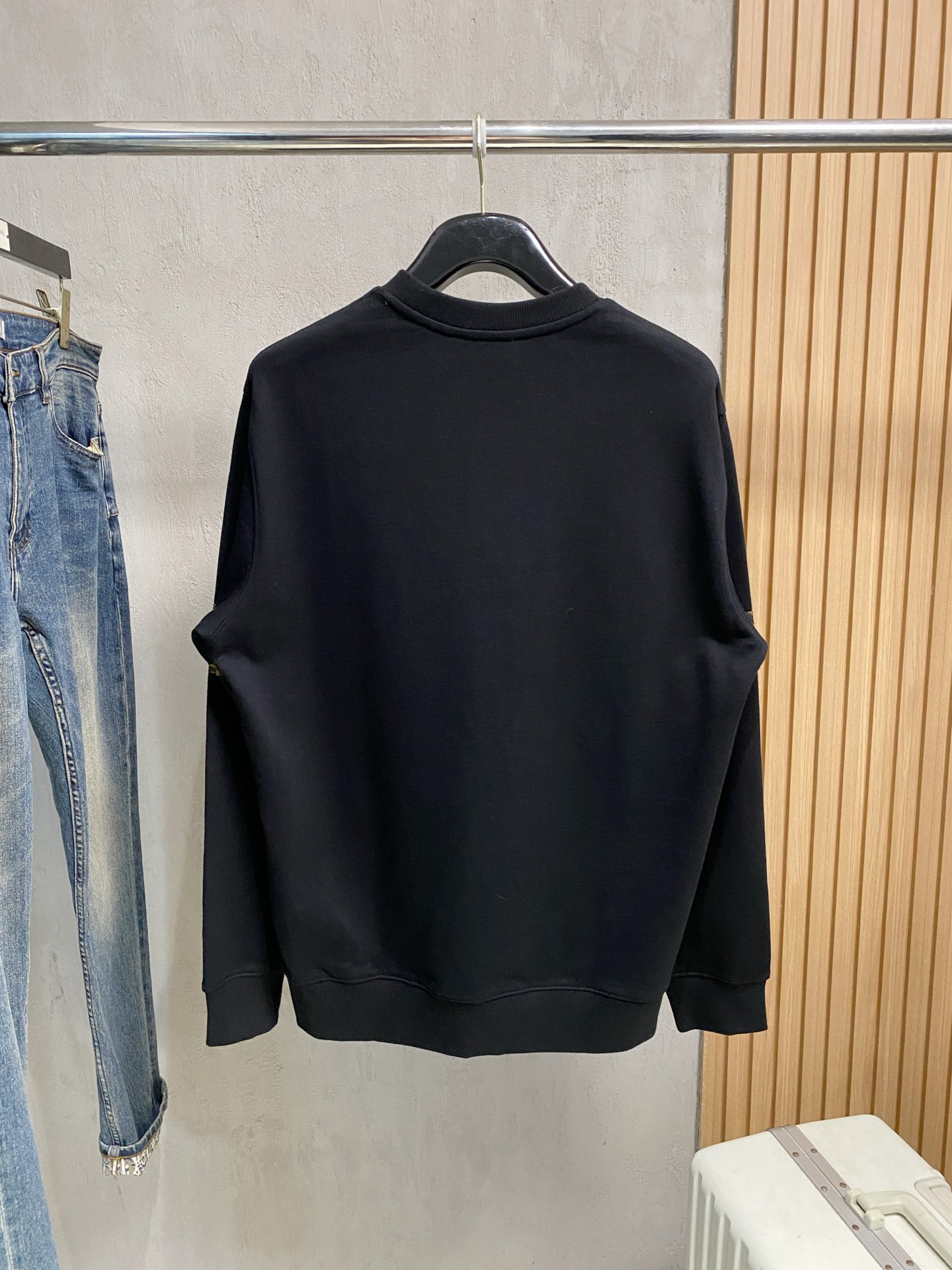 🌾芬迪25SS【新品】最新最顶级版本精美工艺圆领卫衣，最顶级的品质专柜原单套头衫，顶级制作工艺进口面料，