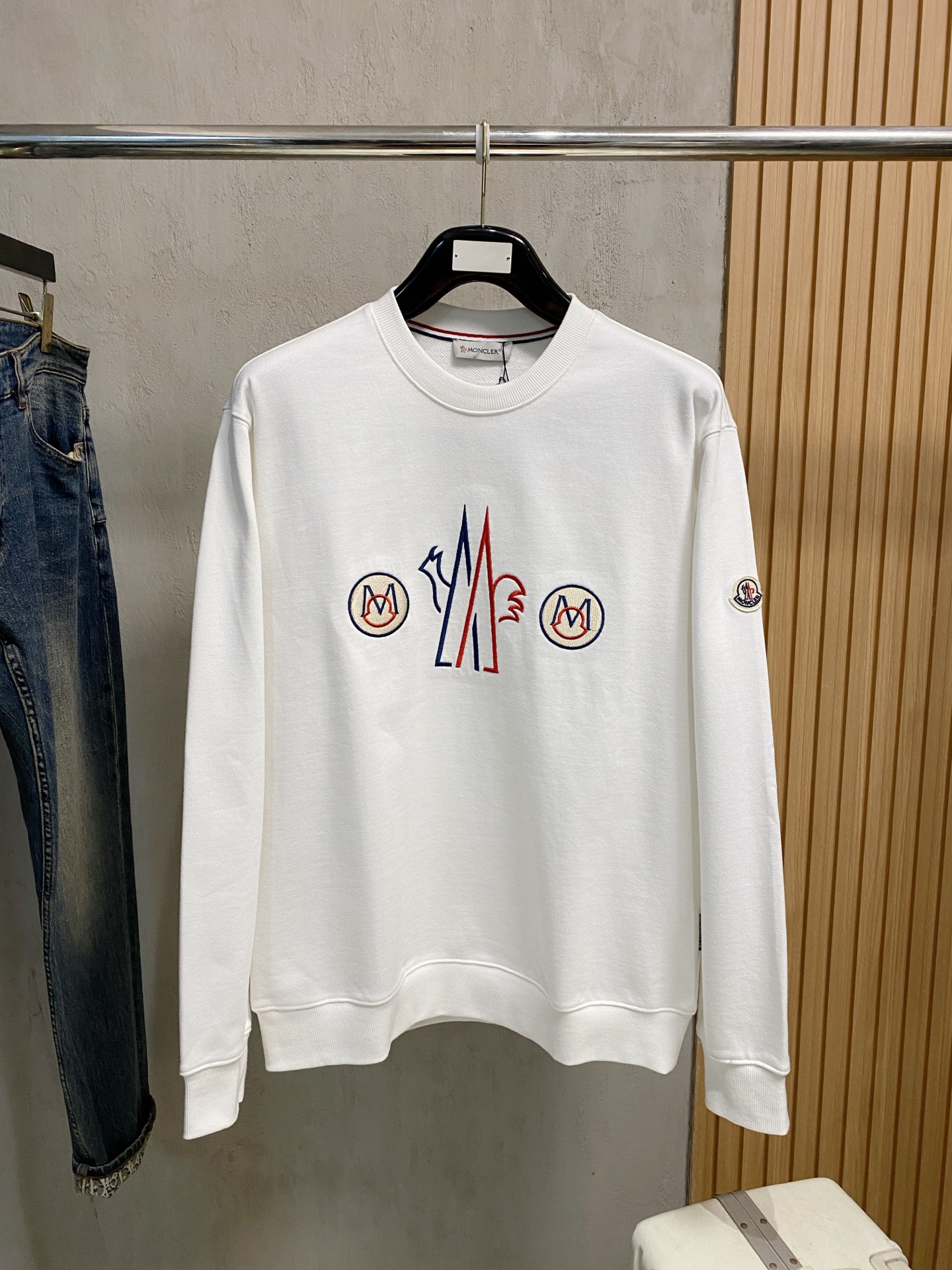 🌾蒙口25SS【新品】最新最顶级版本精美工艺圆领卫衣，最顶级的品质专柜原单套头衫，顶级制作工艺进口面料，