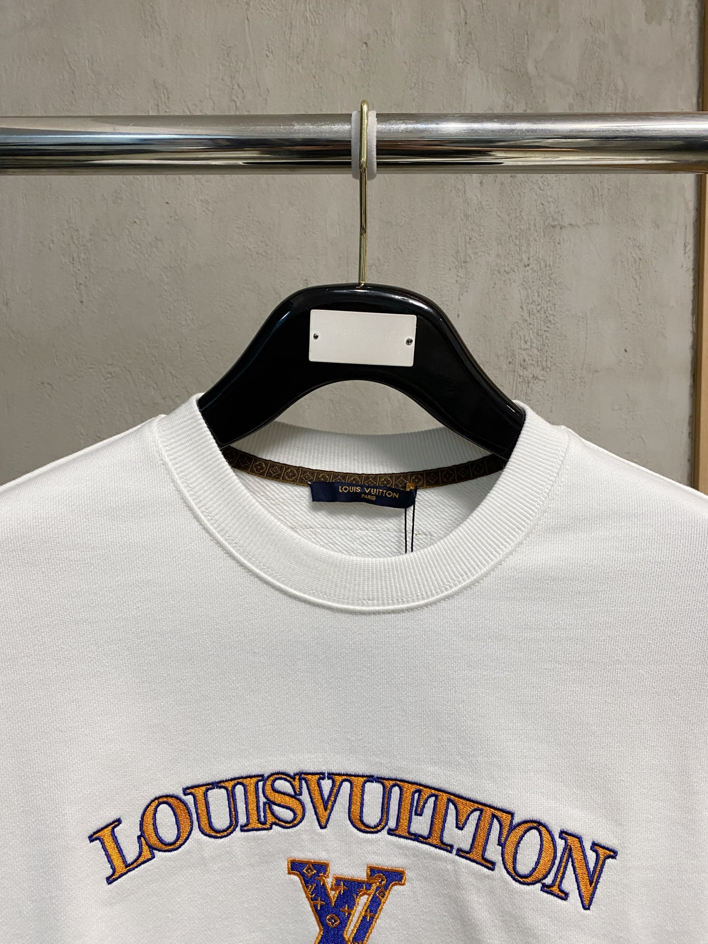 🌾 LV 25SS【新品】最新最顶级版本精美工艺圆领卫衣，最顶级的品质专柜原单套头衫，顶级制作工艺进口面