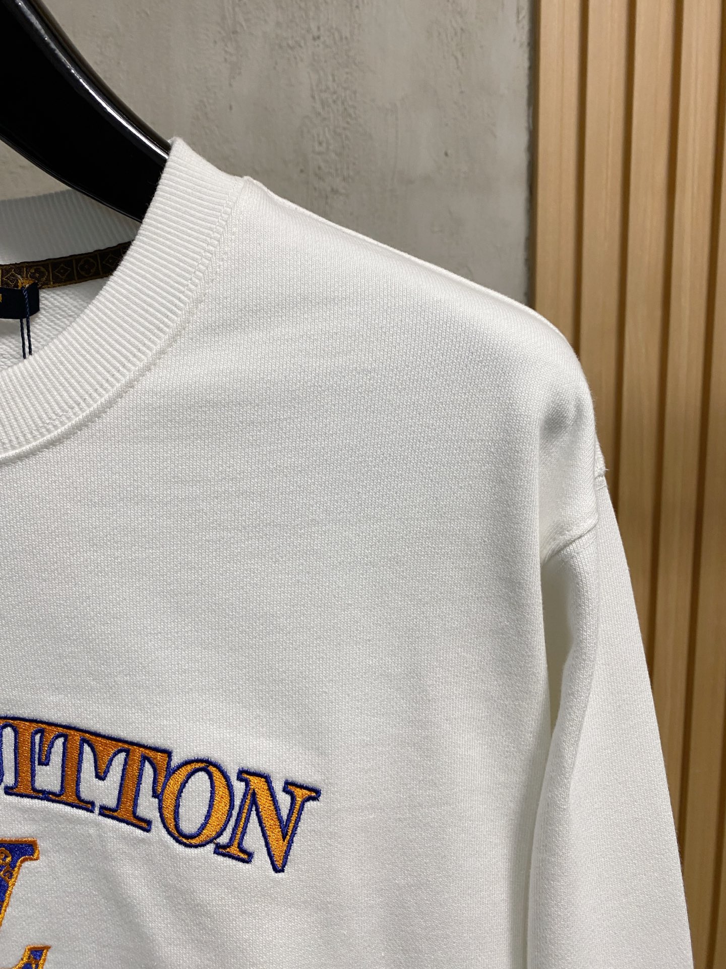 🌾 LV 25SS【新品】最新最顶级版本精美工艺圆领卫衣，最顶级的品质专柜原单套头衫，顶级制作工艺进口面