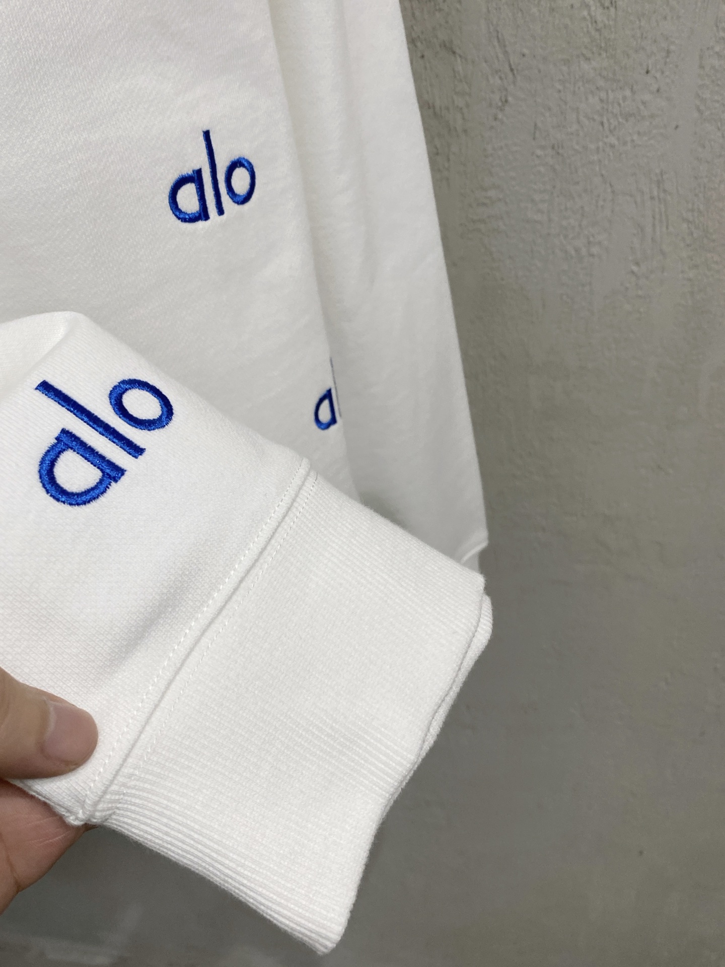 🌾 alo 25SS【新品】最新最顶级版本精美工艺圆领卫衣，最顶级的品质专柜原单套头衫，顶级制作工艺进口