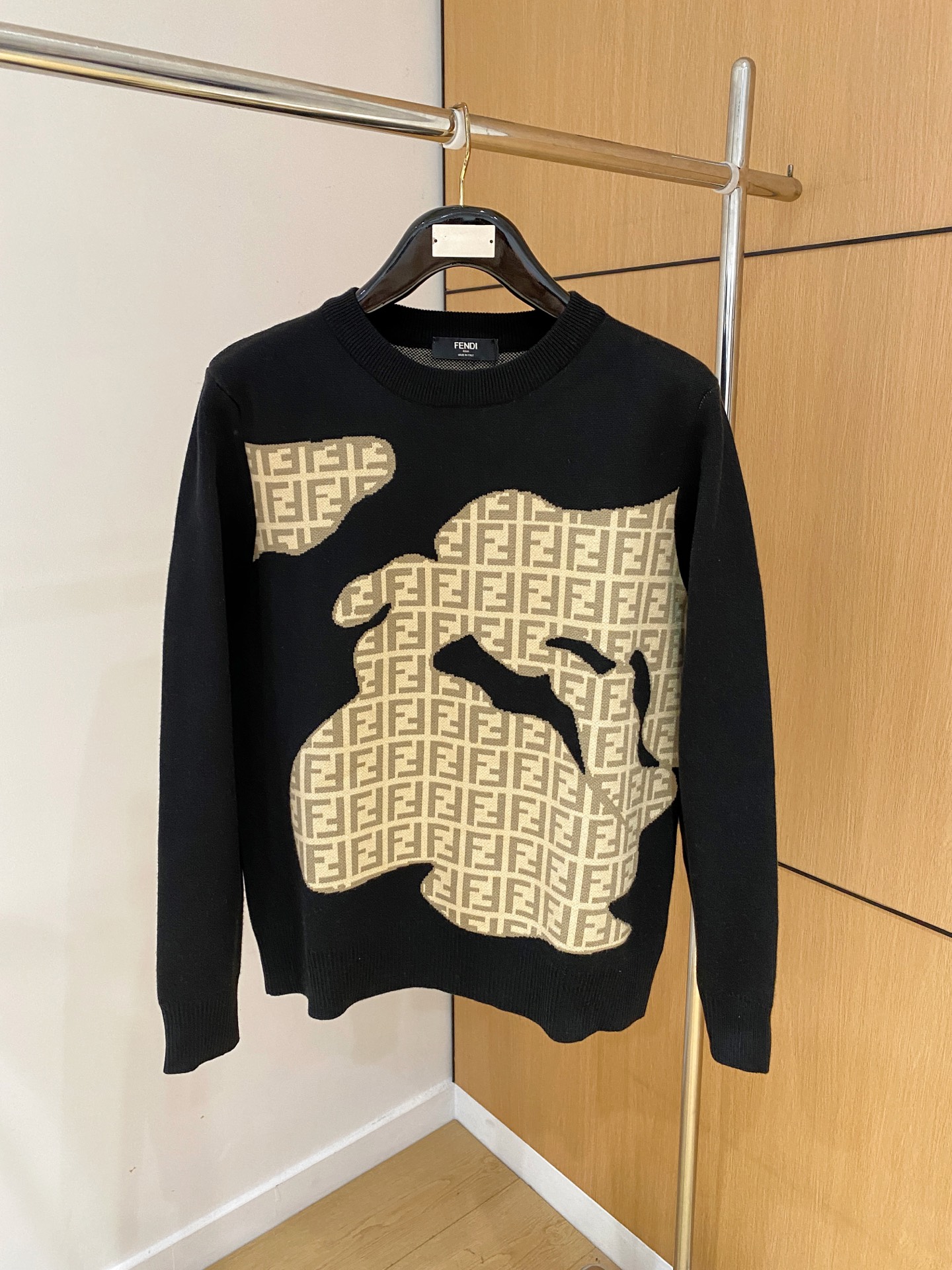 NO:608209,The new Fendi sweater 2025 autumn and winter latest series, 1:1 top replica at the counter, all in good condition!  Thick style, a must-have item for fashionistas!  Those who know the goods should hurry up and start, the fabric is cashmere 10, wool 60, spandex 30, size M-3xl, multi-color, fendi, sweaters, alexander wang19860909新款来袭 芬迪毛衣 2025秋冬最新系列,专柜1:1顶级复刻,全品相！加厚款,潮人必备单品！懂货的老铁赶紧下手,面料羊绒10羊毛60氨纶30 尺码 M-3xl 多颜色,,fendi,sweaters,alexander wang,Men's clothing