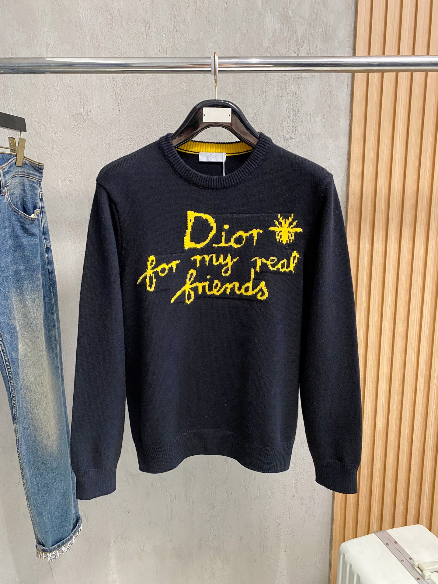 NO:600661,Dior 25ss autumn and winter [new product] sweater is exclusively for the toughest products, imported original technical wool worsted!  The fine knitting is integrated, and the color mixed weaving is purely handmade. The grade is extremely high, highlighting the taste and luxury of clothing. The craftsmanship is exquisite!  Customized original craftsmanship threaded upper body, extremely handsome, purchasing agent level counter, same style for men and women, size S-xL, dior, sweaters, alexander wang19860909迪奥25ss秋冬【新品】毛衣专供狠货,进口原版科技羊毛精纺！精细针织一体,色彩混织纯手工技艺呈现 档次极高,凸显衣着品味与奢华 工艺精湛！定制原版工艺螺纹上身帅到爆,代购级别专柜男女同款 码数S-xL,,dior,sweaters,alexander wang,Men's clothing