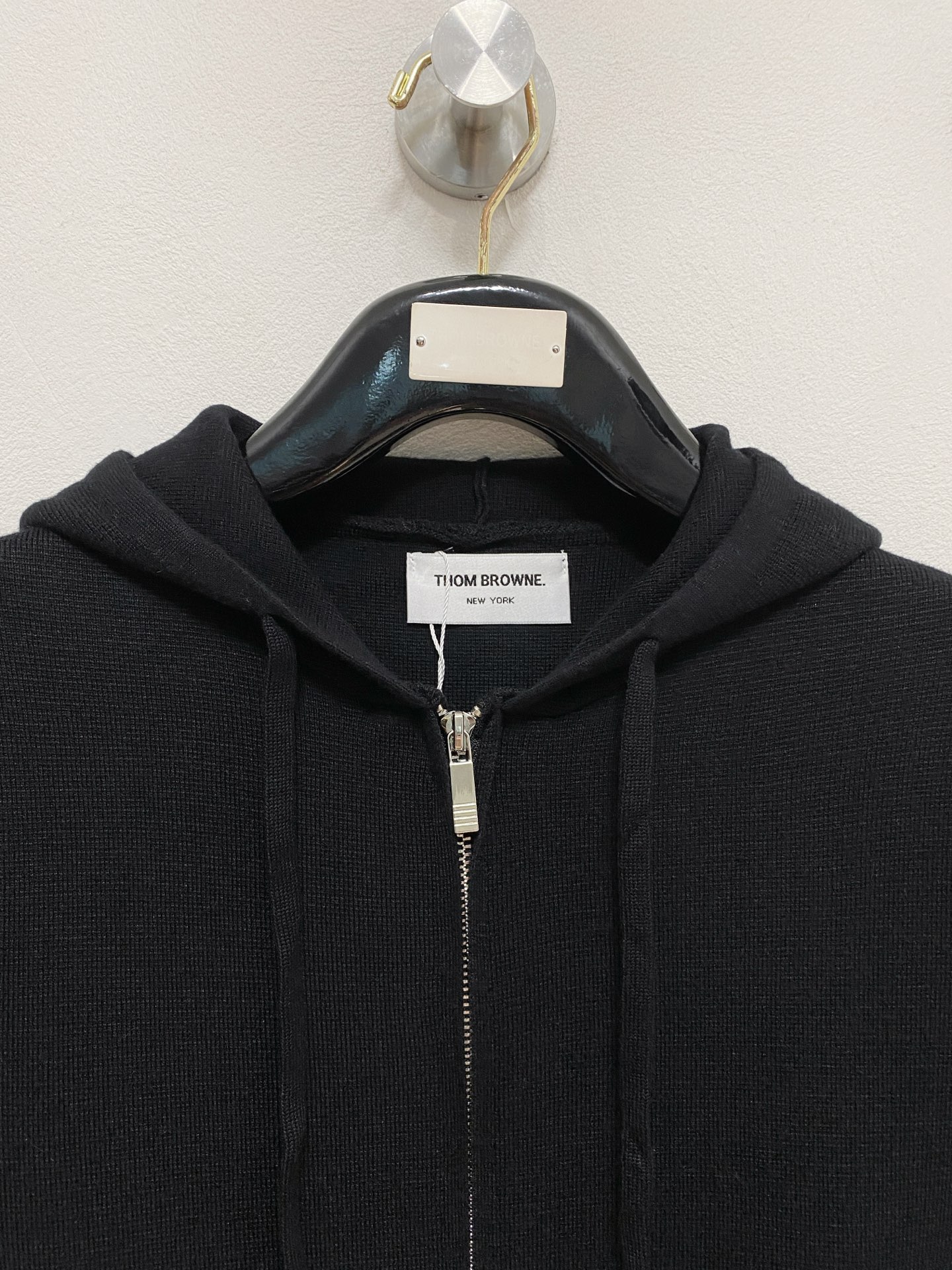 🌾 TB毛衣，采用羊毛混纺纱线，保暖性佳，蓬松柔软，加倍呵护肌肤，给你轻如无物的穿着感体验。高品质天然纤